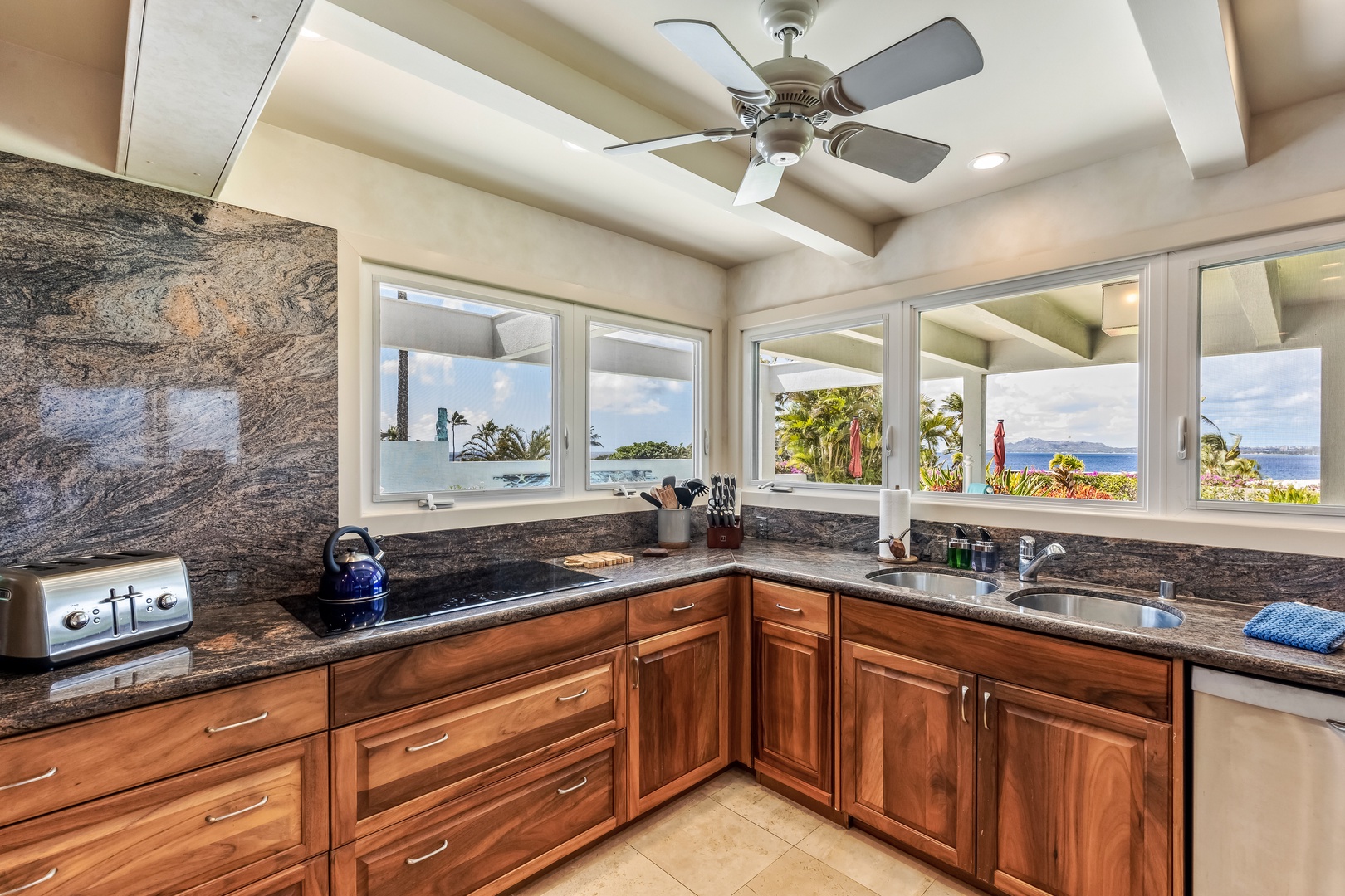Honolulu Vacation Rentals, Hale Ola - Full complement of cookware, flatware, appliances, and accessories for even the most discriminating cooks