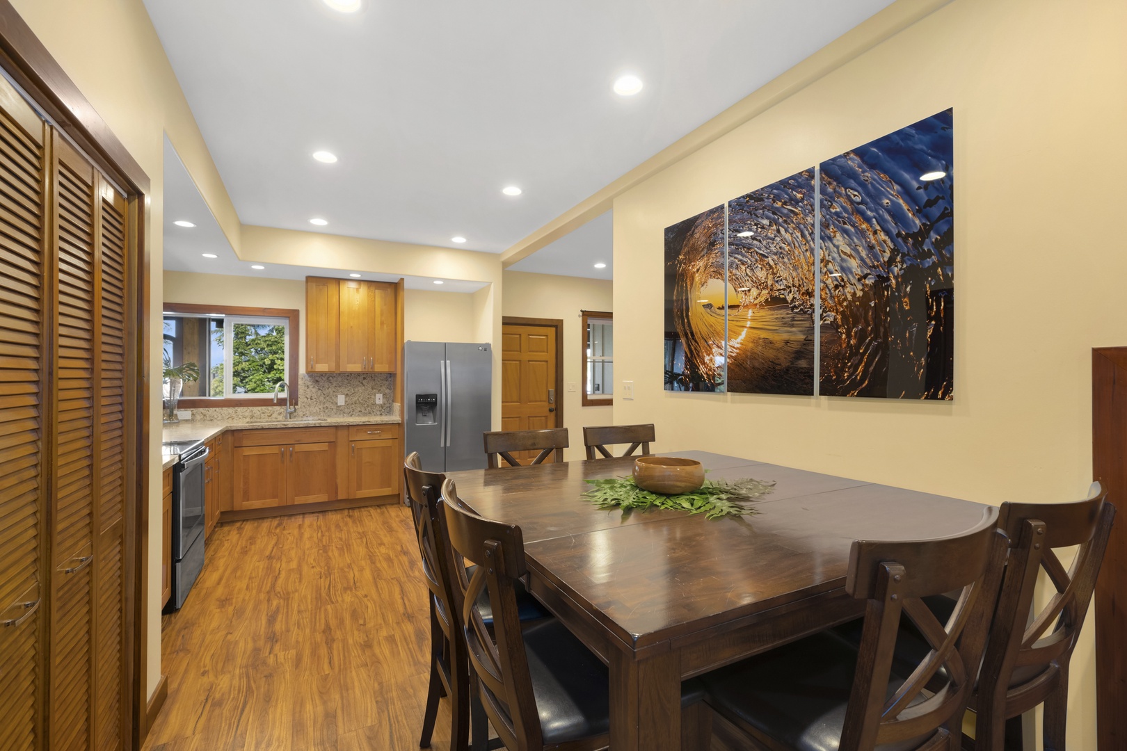Haleiwa Vacation Rentals, Waimea Dream - The downstairs kitchen flows into another dining area.