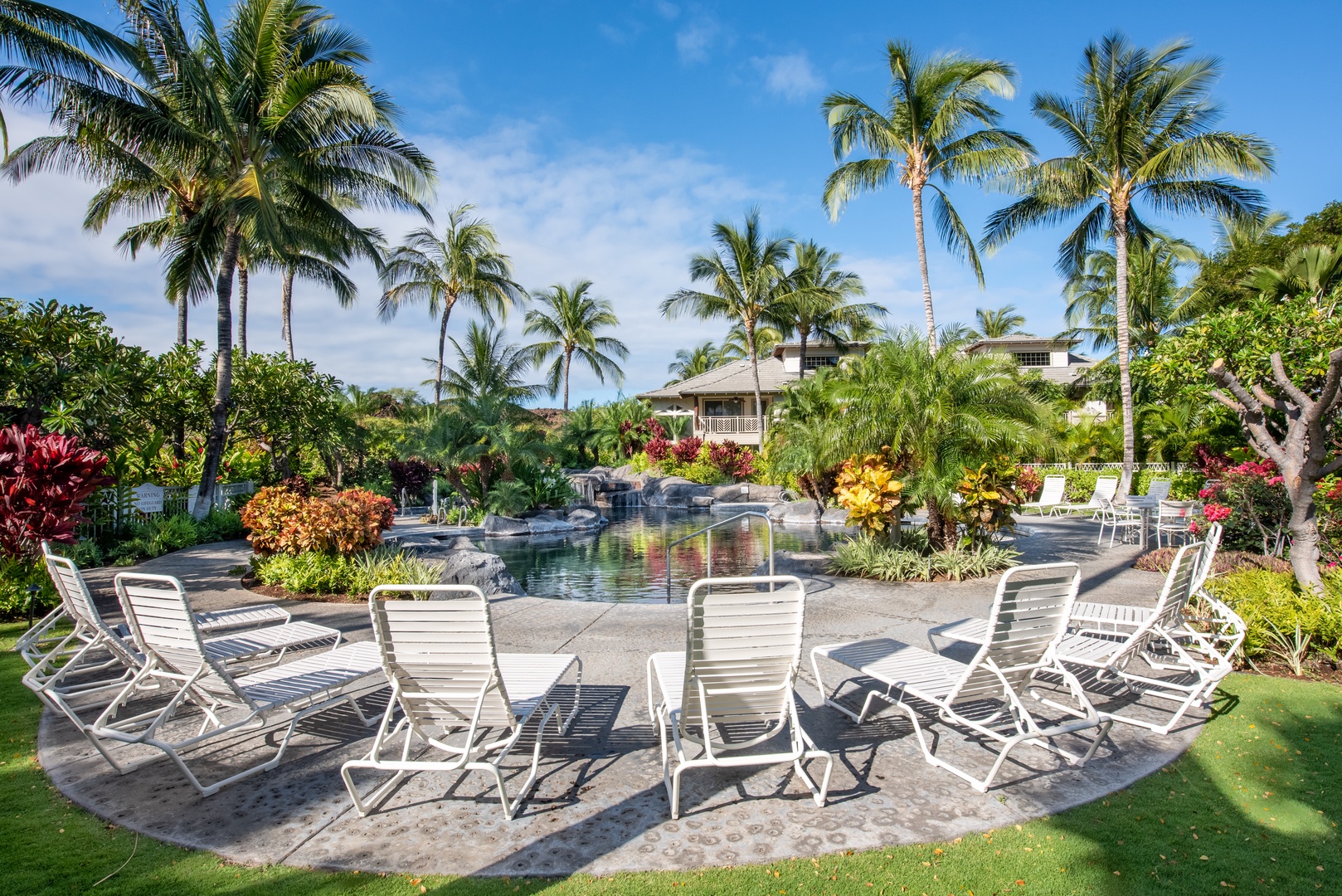 Kamuela Vacation Rentals, Palm Villas E1 - Plenty of sun chairs
