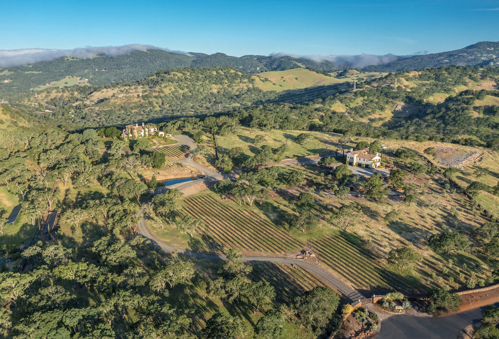 Fairfield Vacation Rentals, Villa Capricho - This expansive 25-acre estate is part of a gated community and sits on a private vineyard, overlooking Suisun Valley