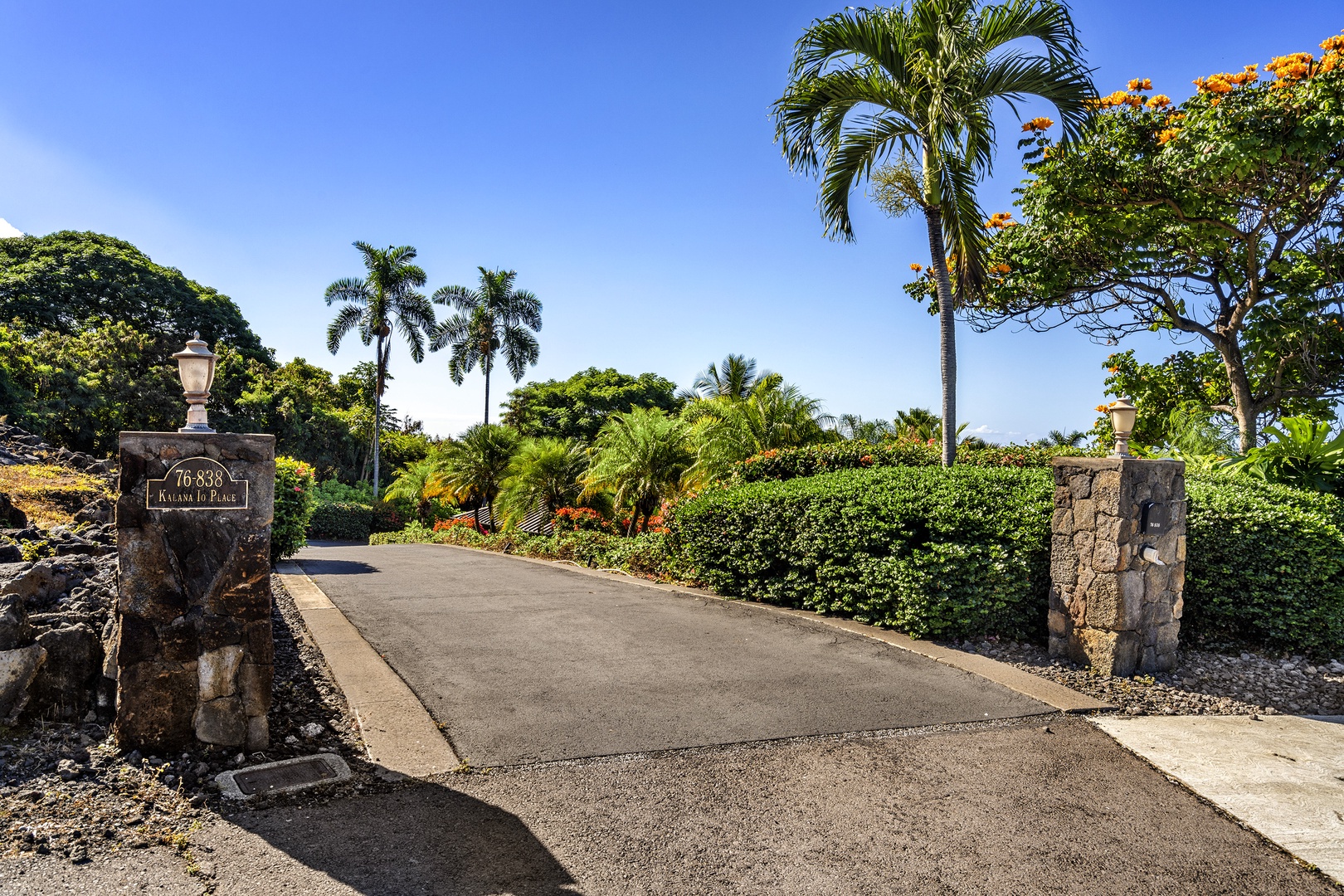 Kailua Kona Vacation Rentals, Hale Aikane - Top of the driveway