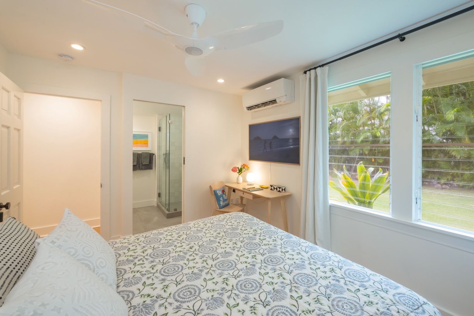 Kailua Vacation Rentals, Lanikai Ola Nani - From plush bedding to thoughtful amenities, our guest suite is a haven for travelers seeking a home away from home.