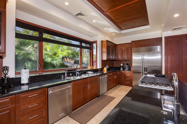Kamuela Vacation Rentals, Canoe House & Beach Walker at Champion Ridge - Air-conditioning and ceiling fans.