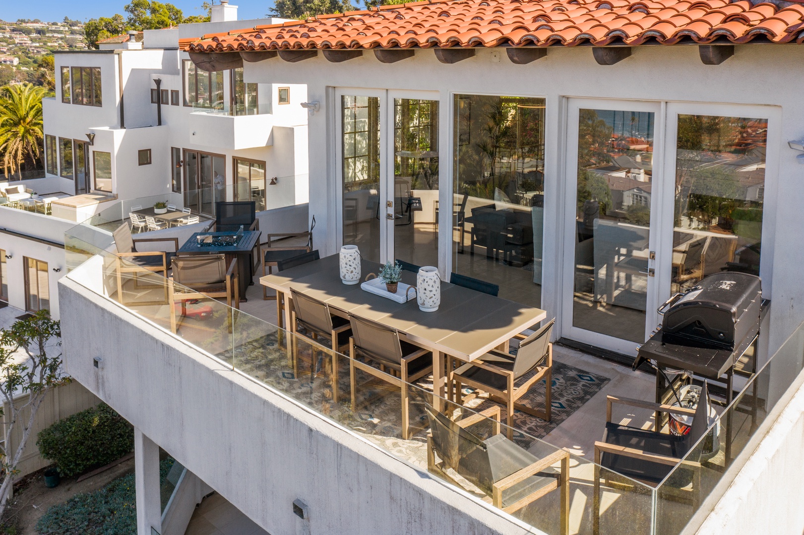 La Jolla Vacation Rentals, Coastal Lookout - Spacious upper view deck opens to formal living room with fire pit, BBQ and dining for 10