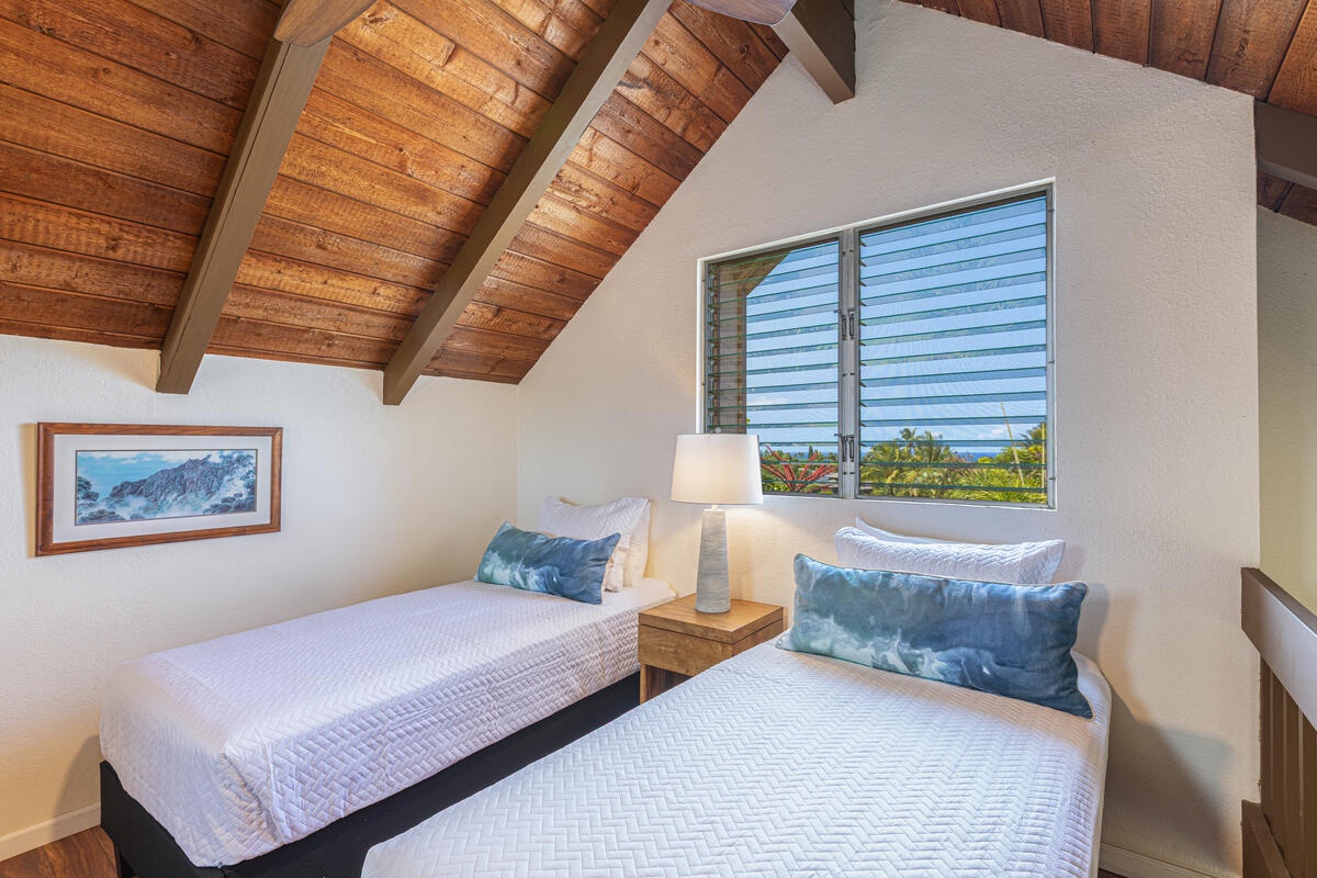 Princeville Vacation Rentals, Hale Ohana Ho'omaka - Loft with two XL twin beds. Can be converted into a king for flexibility.