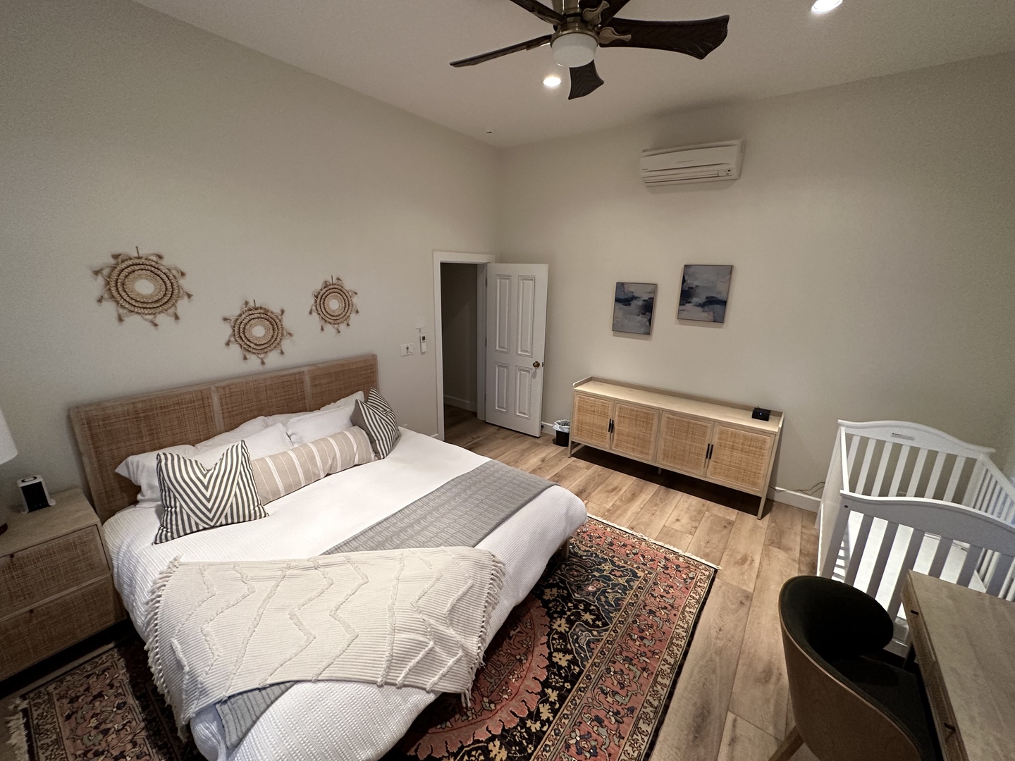 Kailua Kona Vacation Rentals, Kailua Kona Estate** - This room can also be a wonderful spot for a crib for the youngest guests.