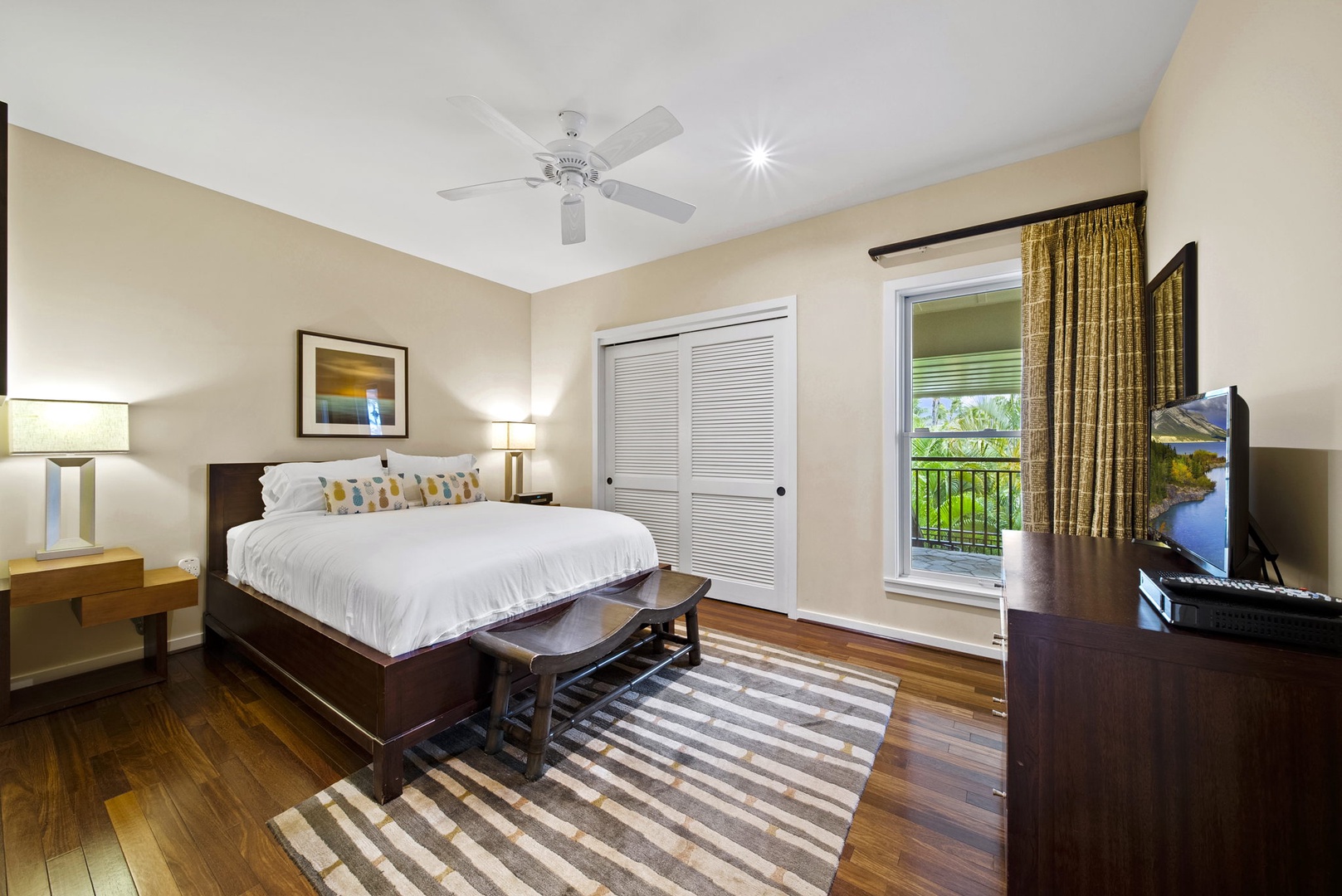 Kahuku Vacation Rentals, Turtle Bay Villas 307 - Queen bed in the guest bedroom