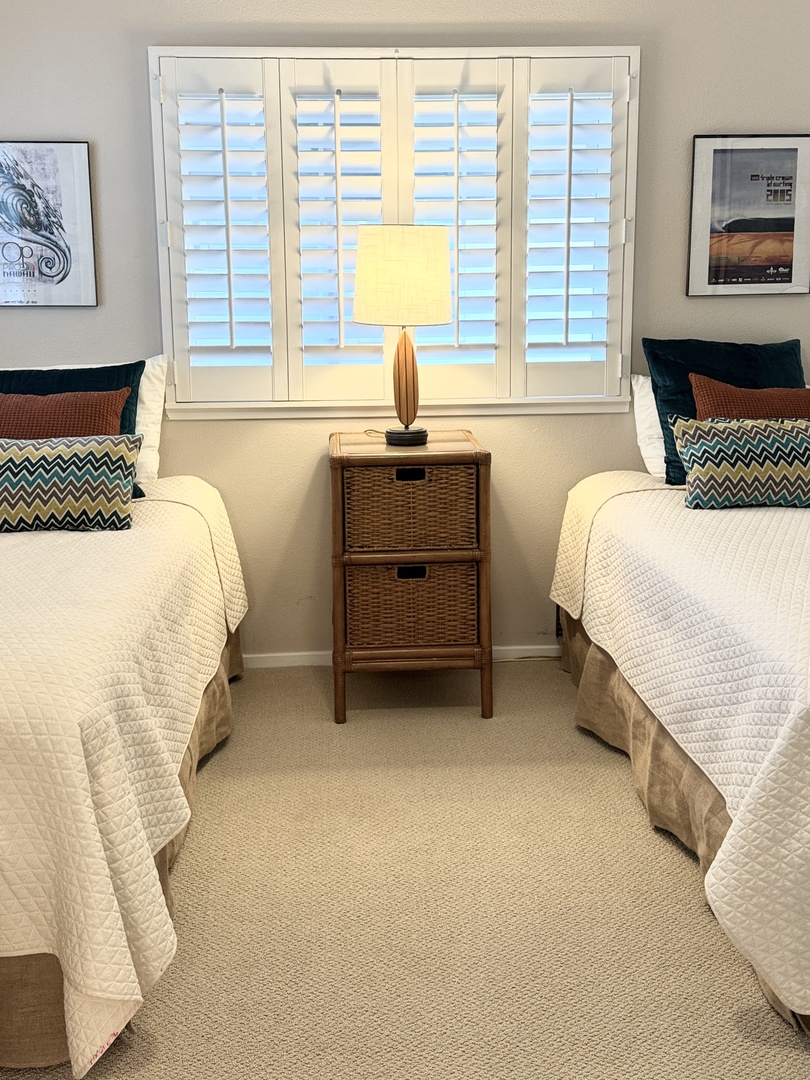 Kapolei Vacation Rentals, Coconut Plantation 1074-1 - The fourth guest bedroom with twin beds is also upstairs.