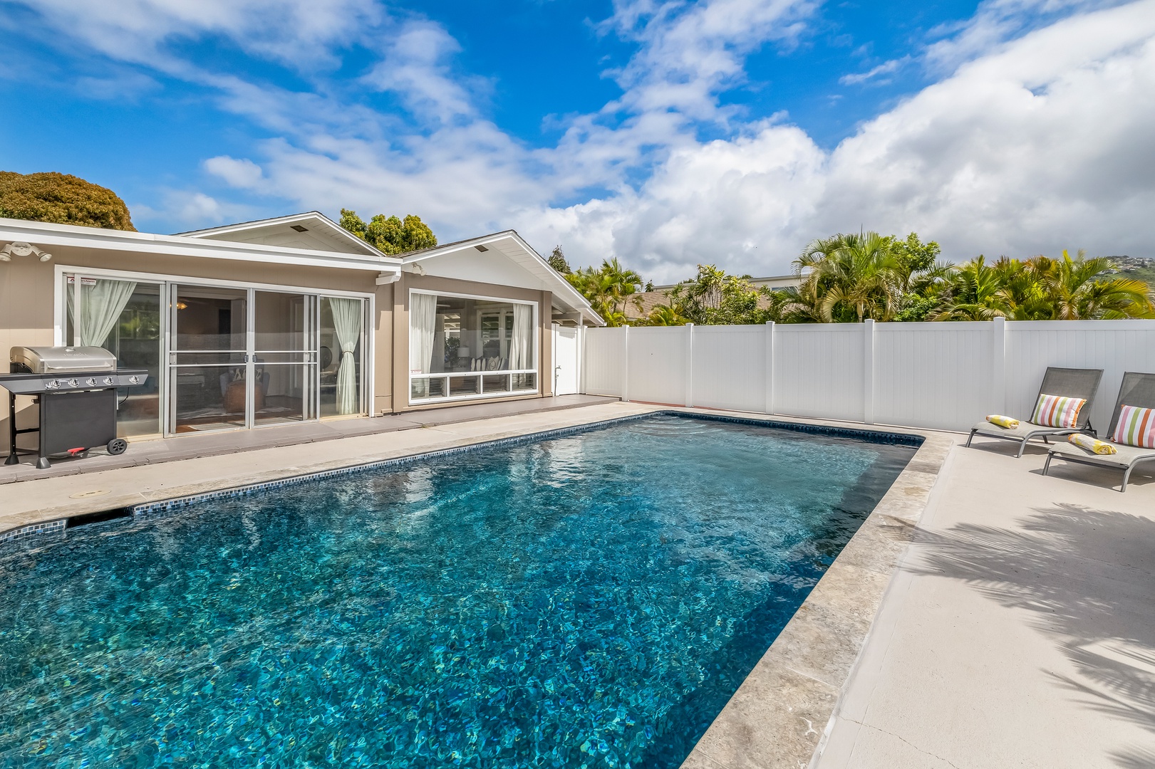 Honolulu Vacation Rentals, Kahala Cottage - Enjoy a relaxing dip in the private pool.