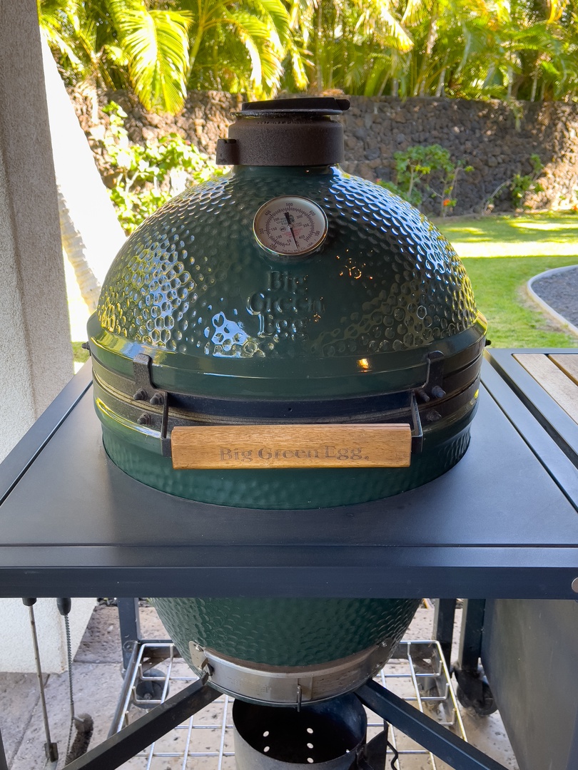 Kamuela Vacation Rentals, Champion Ridge Oasis - Enjoy tasty charcoal grilling or smoking on The Green Egg grill, perfect for preparing delicious outdoor meals.