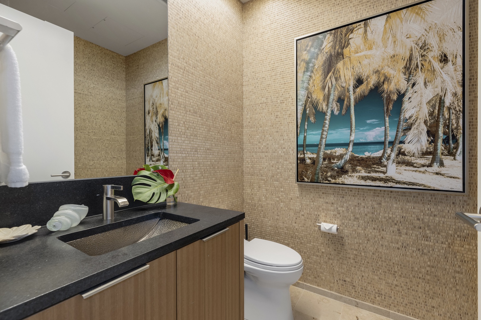 Honolulu Vacation Rentals, Park Lane Sky Resort - The half bath is accessible from the common space