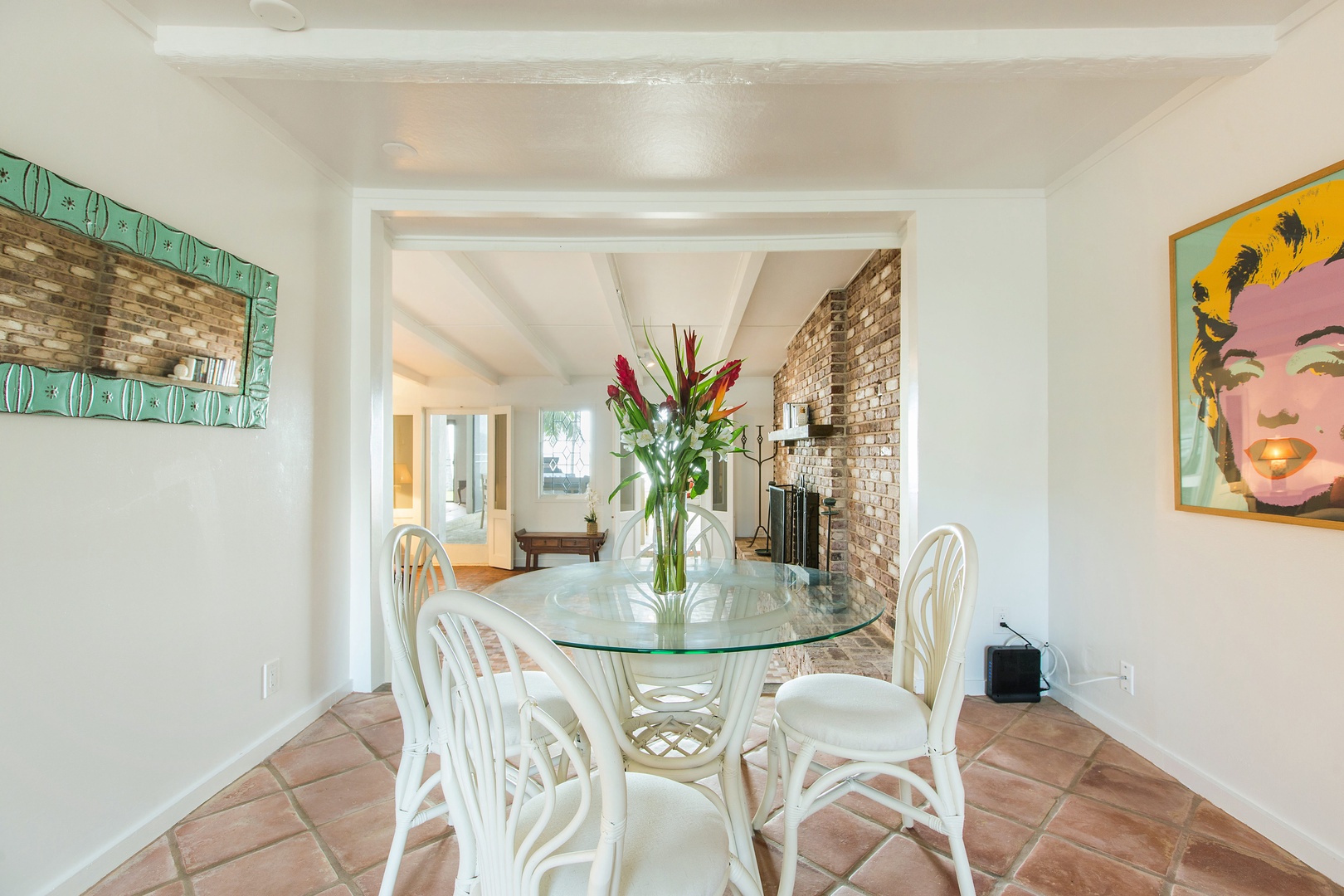 Honolulu Vacation Rentals, Hale Kai - The retro breakfast nook, next to the kitchen and dining room.