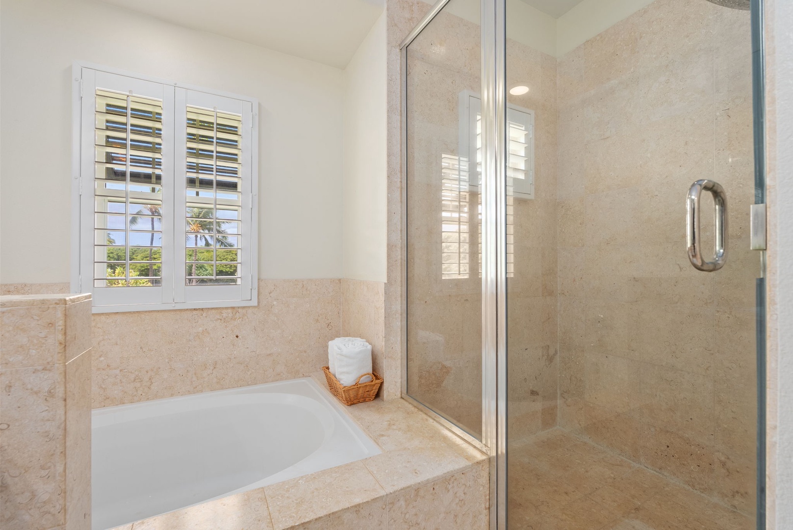 Kapolei Vacation Rentals, Coconut Plantation 1080-4 - Draw a bath in the deep soaking tub or take the glass shower to end the day.