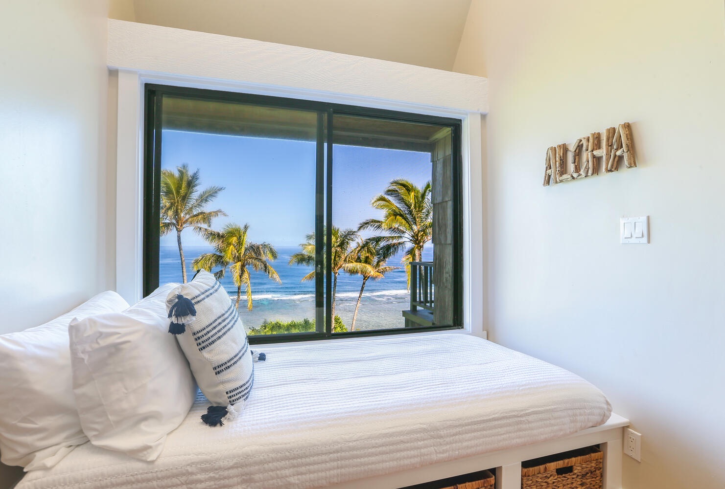 Princeville Vacation Rentals, Sealodge J8 - There's also a twin XL daybed in the living area to sleep 1 additional guest