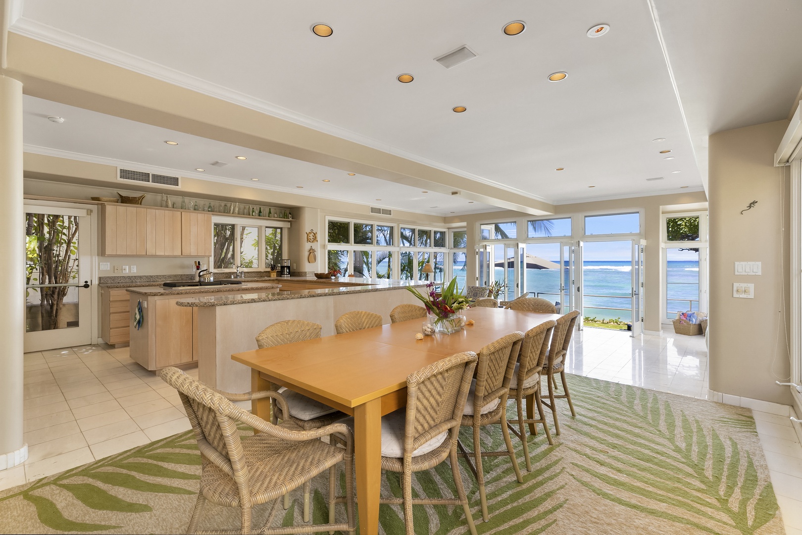 Honolulu Vacation Rentals, Diamond Head Surf House - Dining Room/Kitchen looking towards Oceanside lanai.