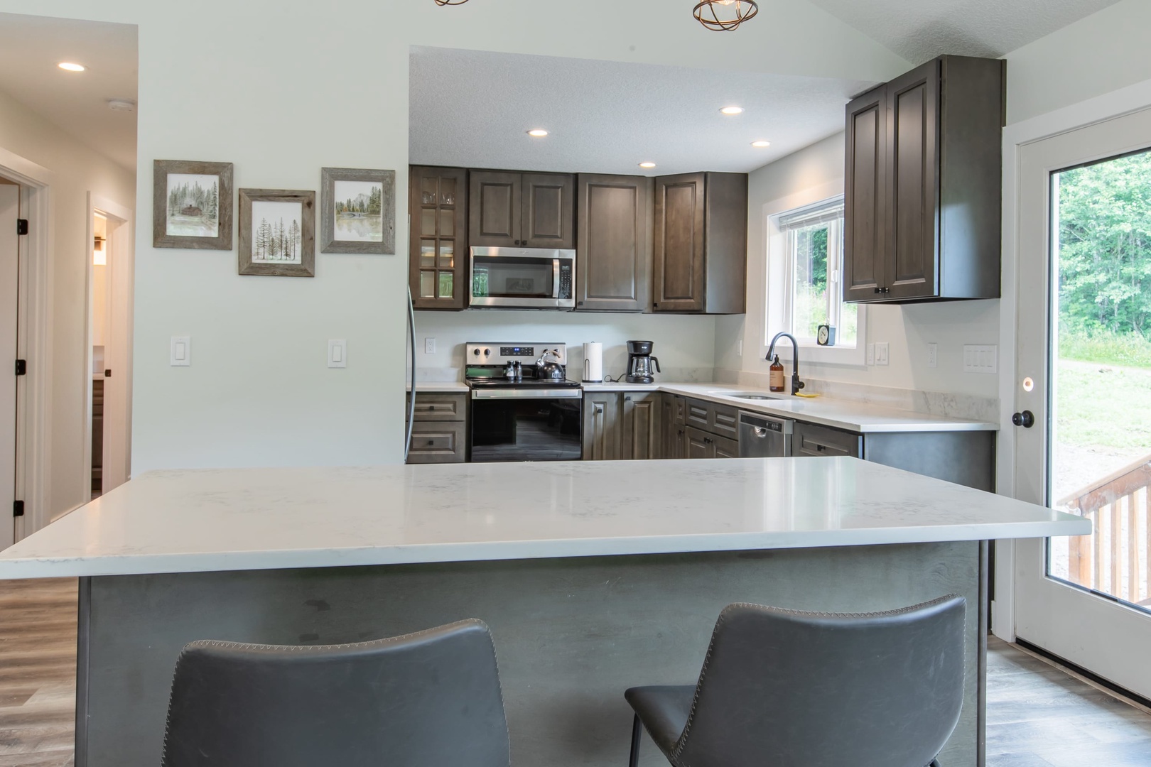 Nehalem Vacation Rentals, Nehalem Coastal Oasis - Play chef in this fully equipped kitchen!
