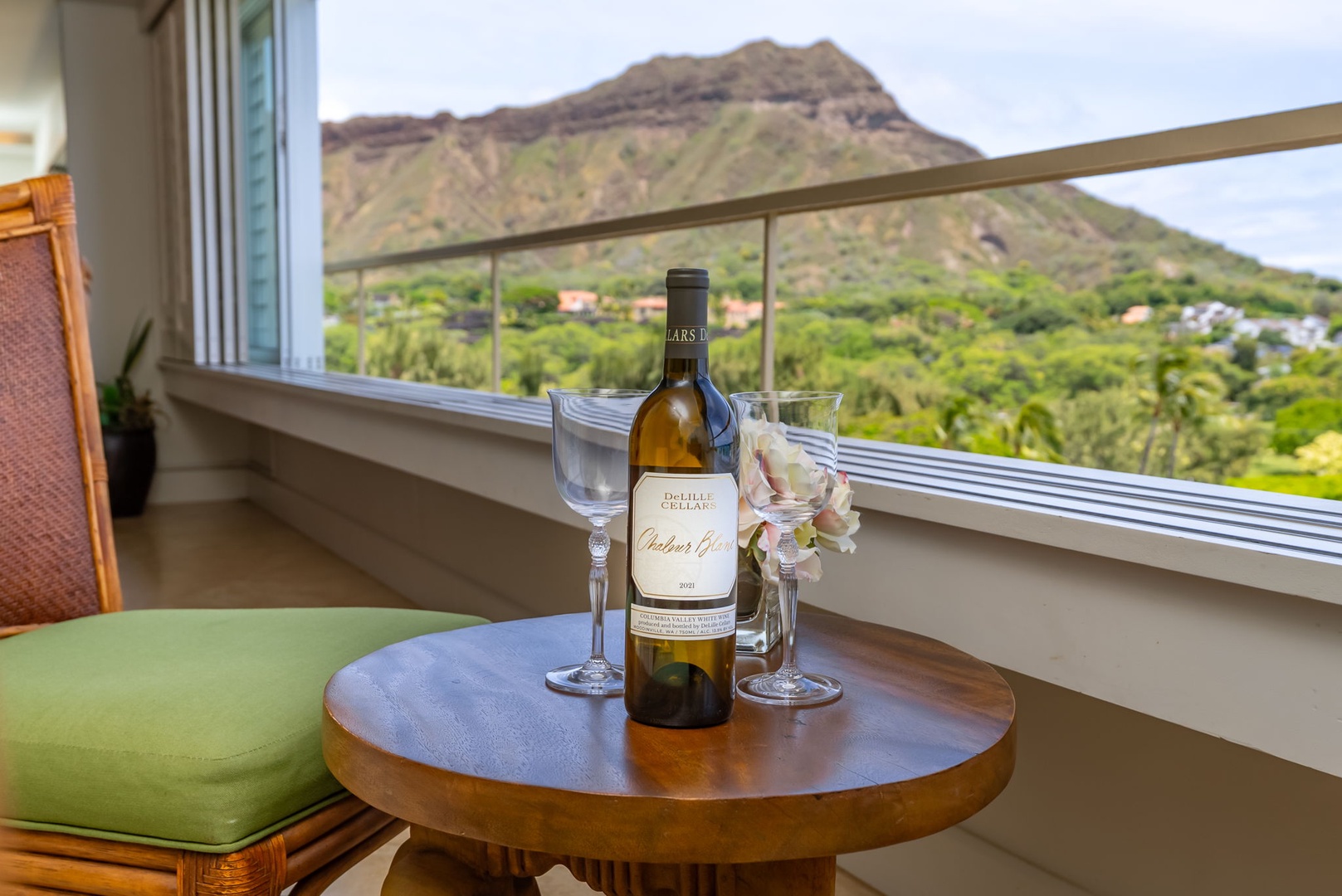 Honolulu Vacation Rentals, Colony Surf Hideaway - Toast the day with wine and views of Diamond Head, a guest-favorite corner for reconnecting and unwinding.