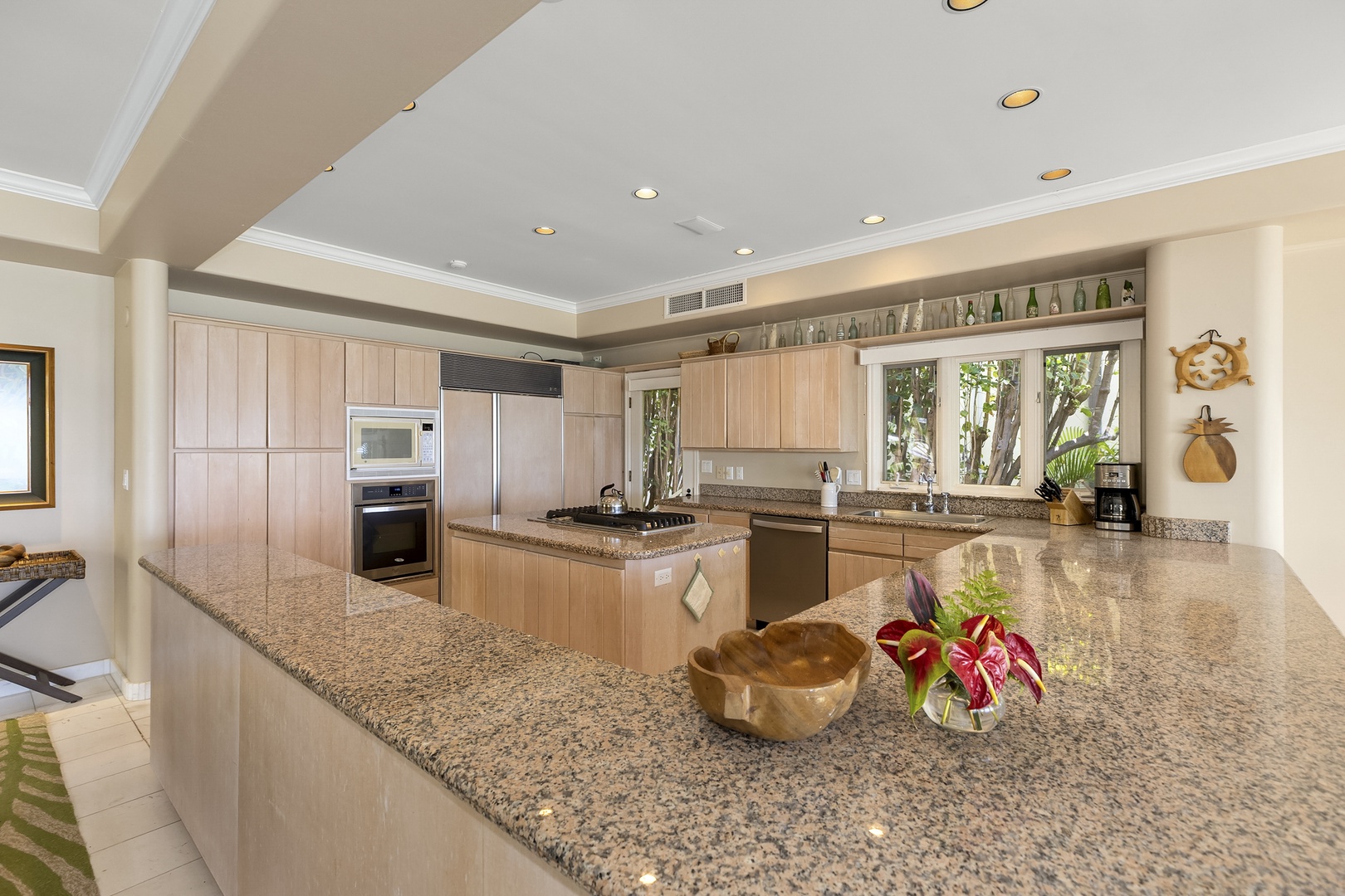 Honolulu Vacation Rentals, Diamond Head Surf House - Kitchen is spacious with plenty of counter space.
