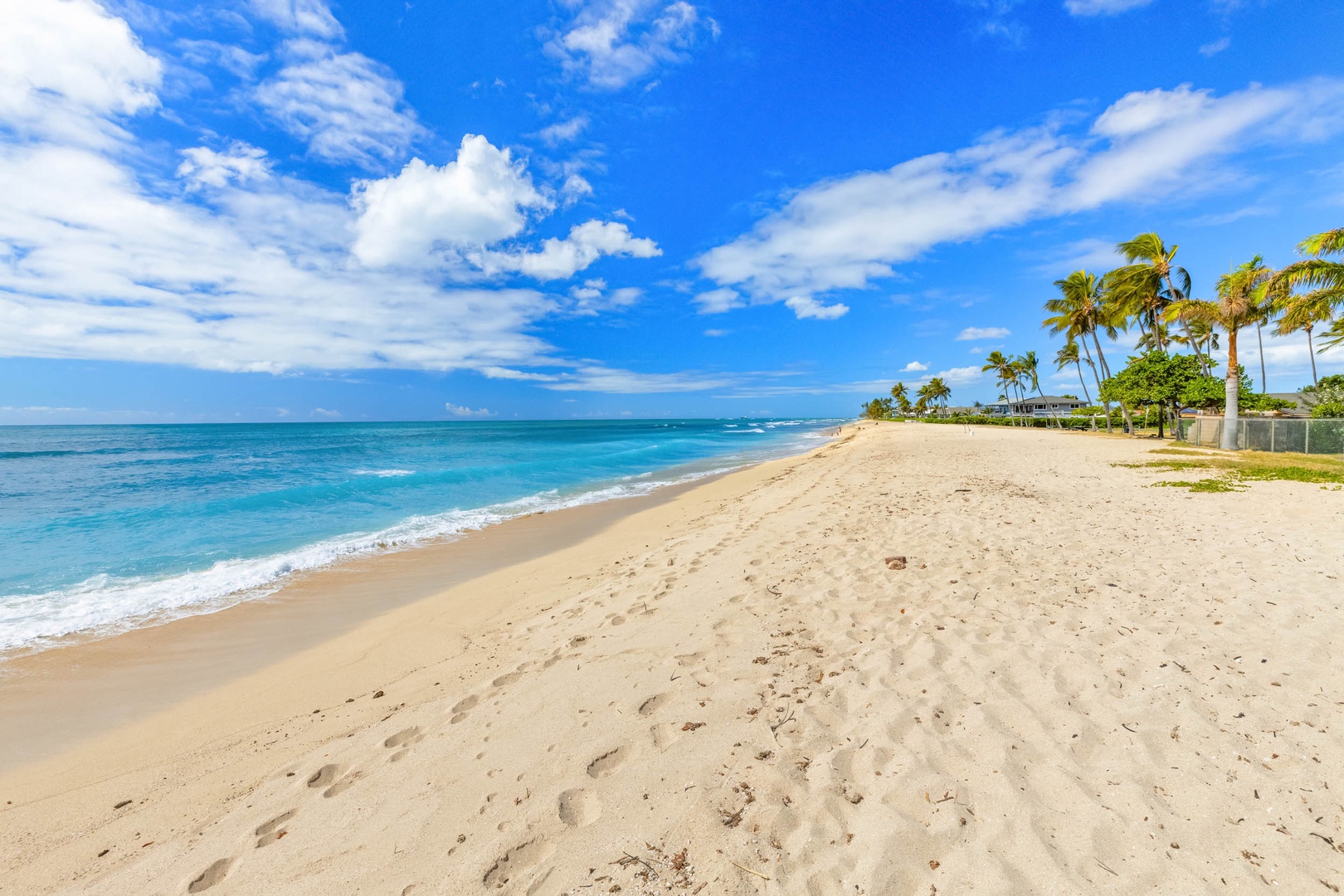 Ewa Beach Vacation Rentals, Ewa Beachfront Cottage - A nice spot for beach volleyball