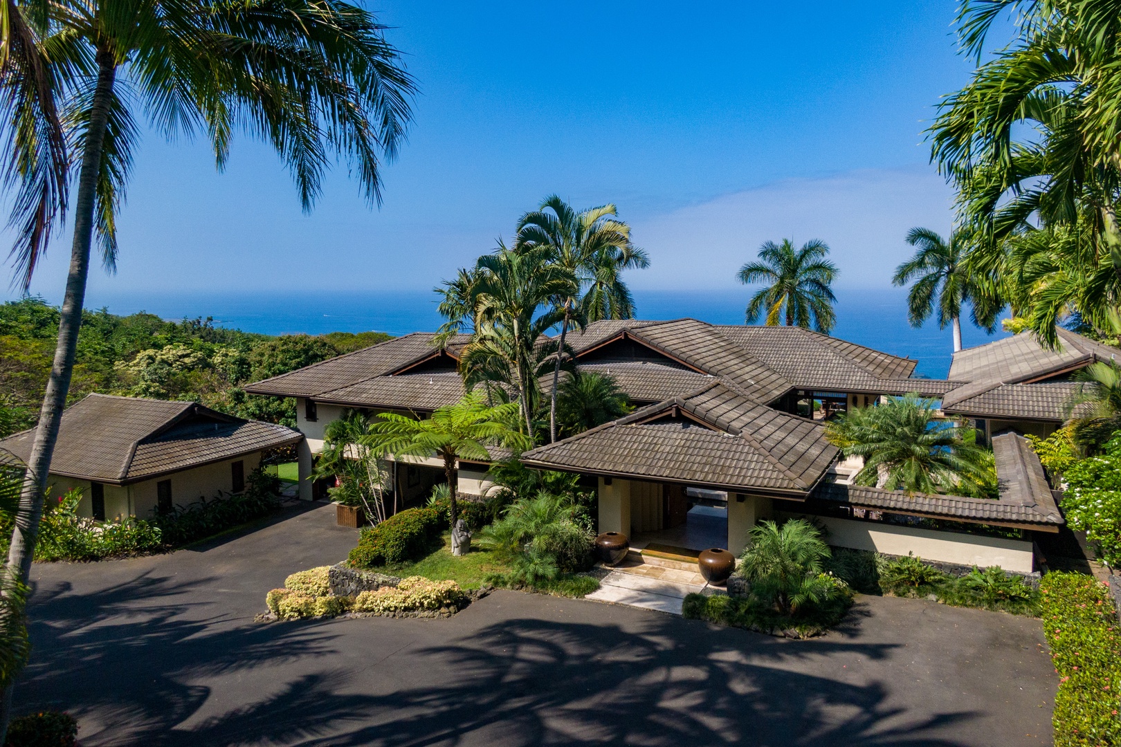 Kailua Kona Vacation Rentals, Hale Wailele** - At 1000 feet, the temperature is nearly always perfect