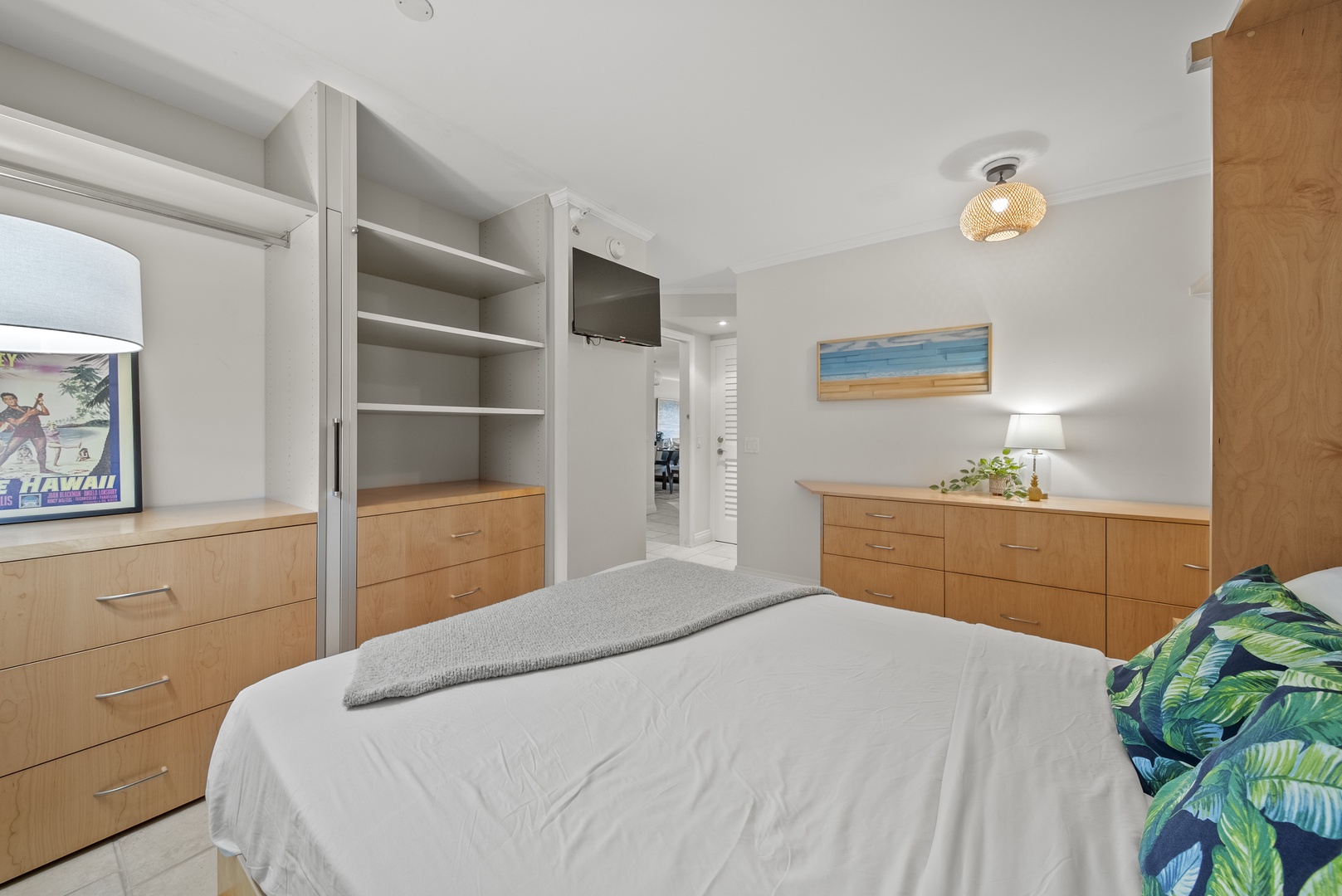 Honolulu Vacation Rentals, Aston Waikiki Beach Tower 602 - Find your oasis of relaxation in this bright and thoughtfully designed second guest bedroom.