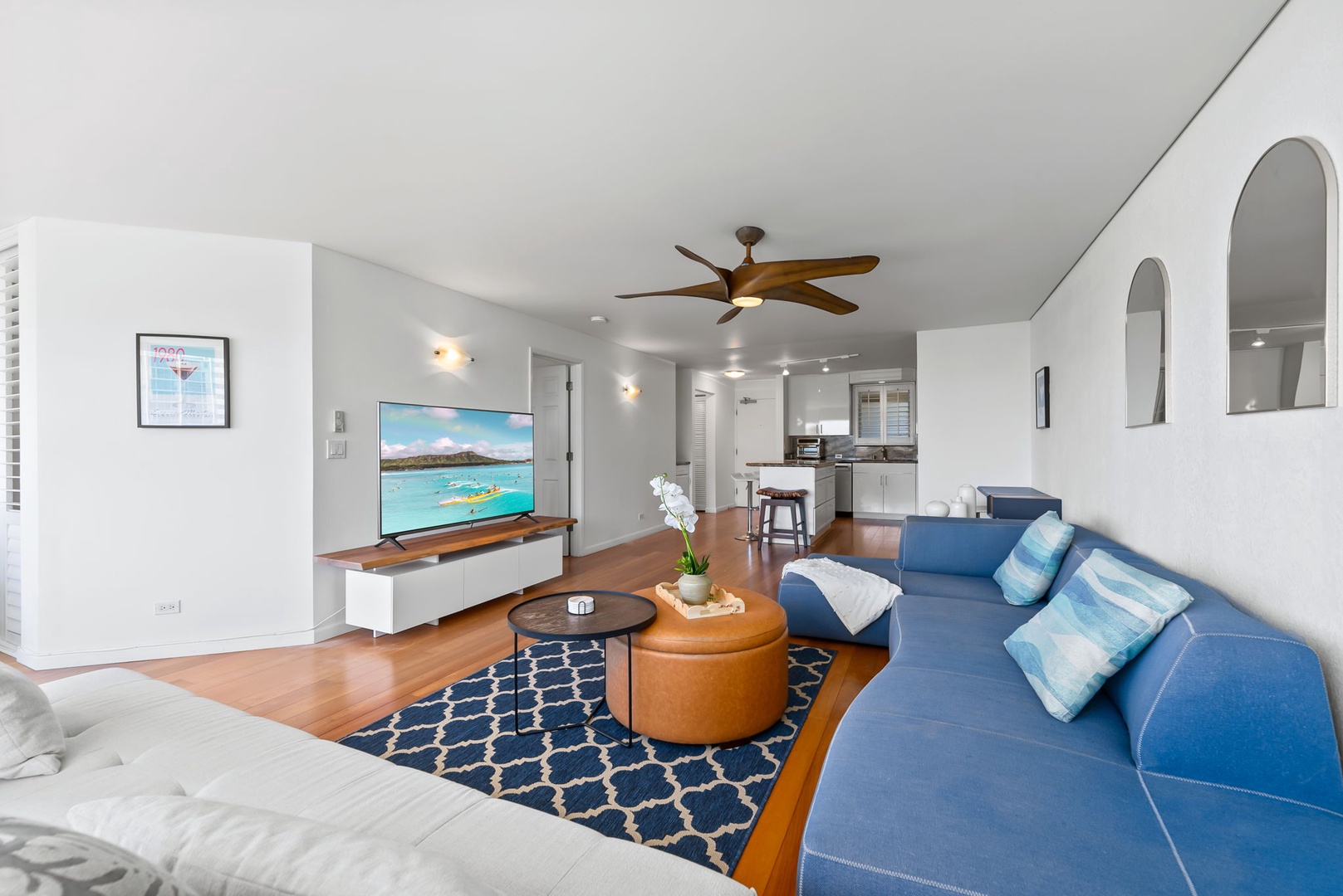 Honolulu Vacation Rentals, Colony Surf Retreat - The full-size sleeper sectional is ideal for small families or groups—offering flexible accommodations with front-row ocean views.