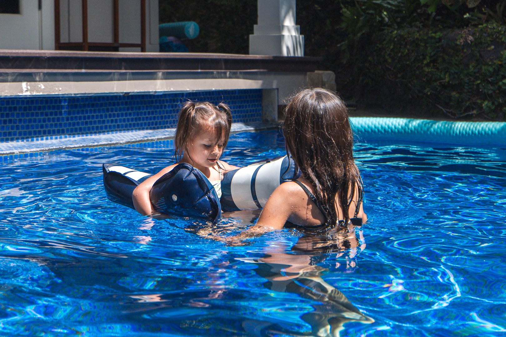 Honolulu Vacation Rentals, Moana Lani - Family-friendly pool where kids play and memories are made.