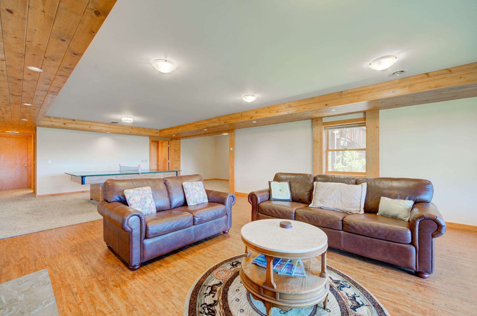 Bozeman Vacation Rentals, The Canyon Lookout - Living area