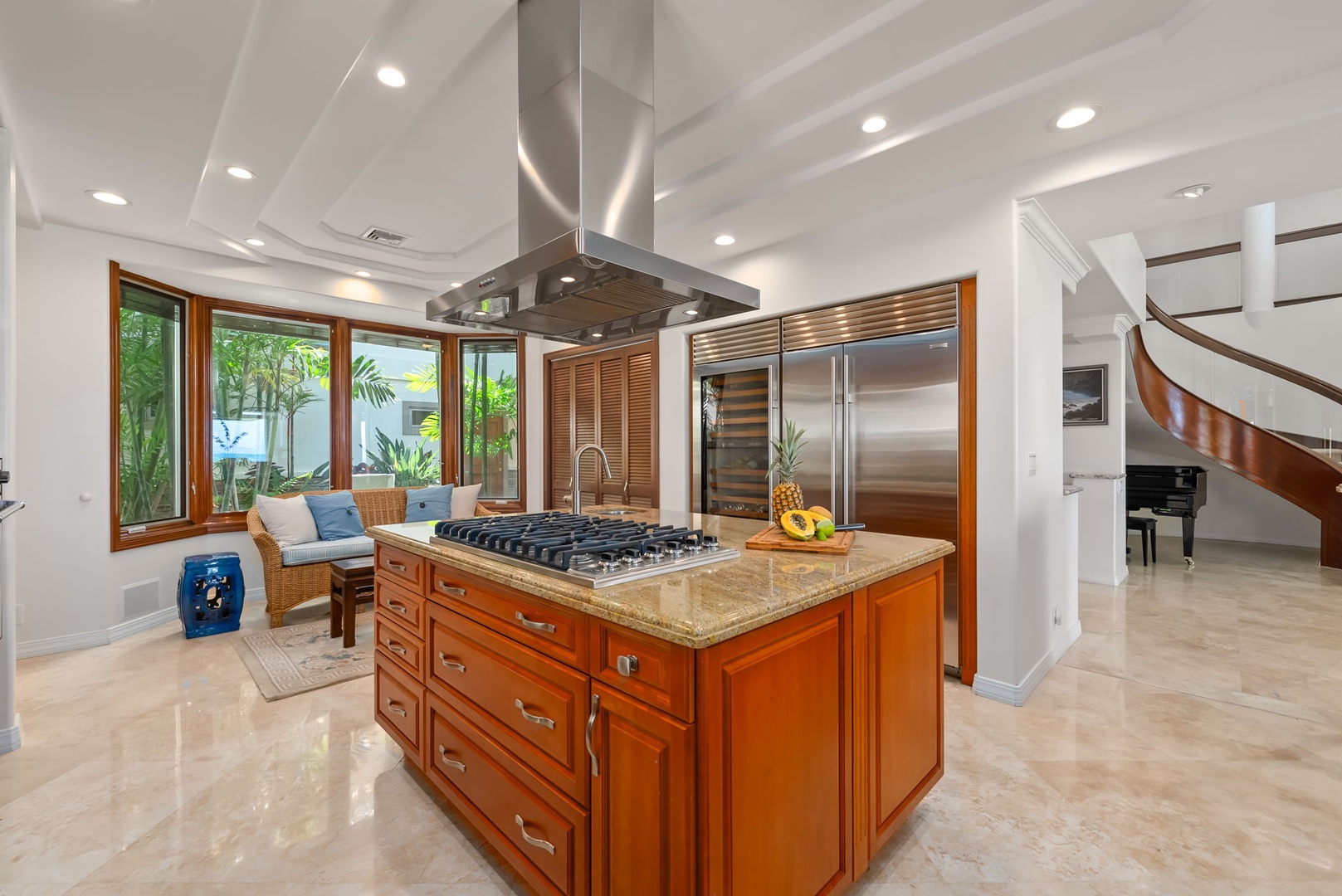 Honolulu Vacation Rentals, Maunalua Estate - Cook and gather in a chef's kitchen designed for shared meals and effortless entertaining.