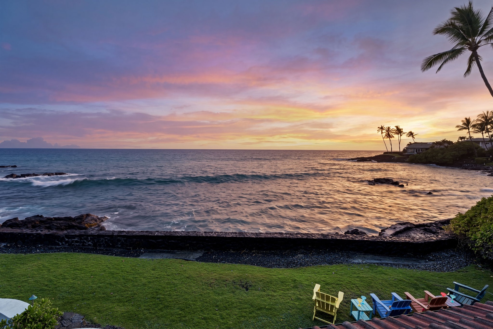 Kailua Kona Vacation Rentals, Hale Pua - Watch the sun dip below the horizon, with the ocean stretching endlessly ahead.