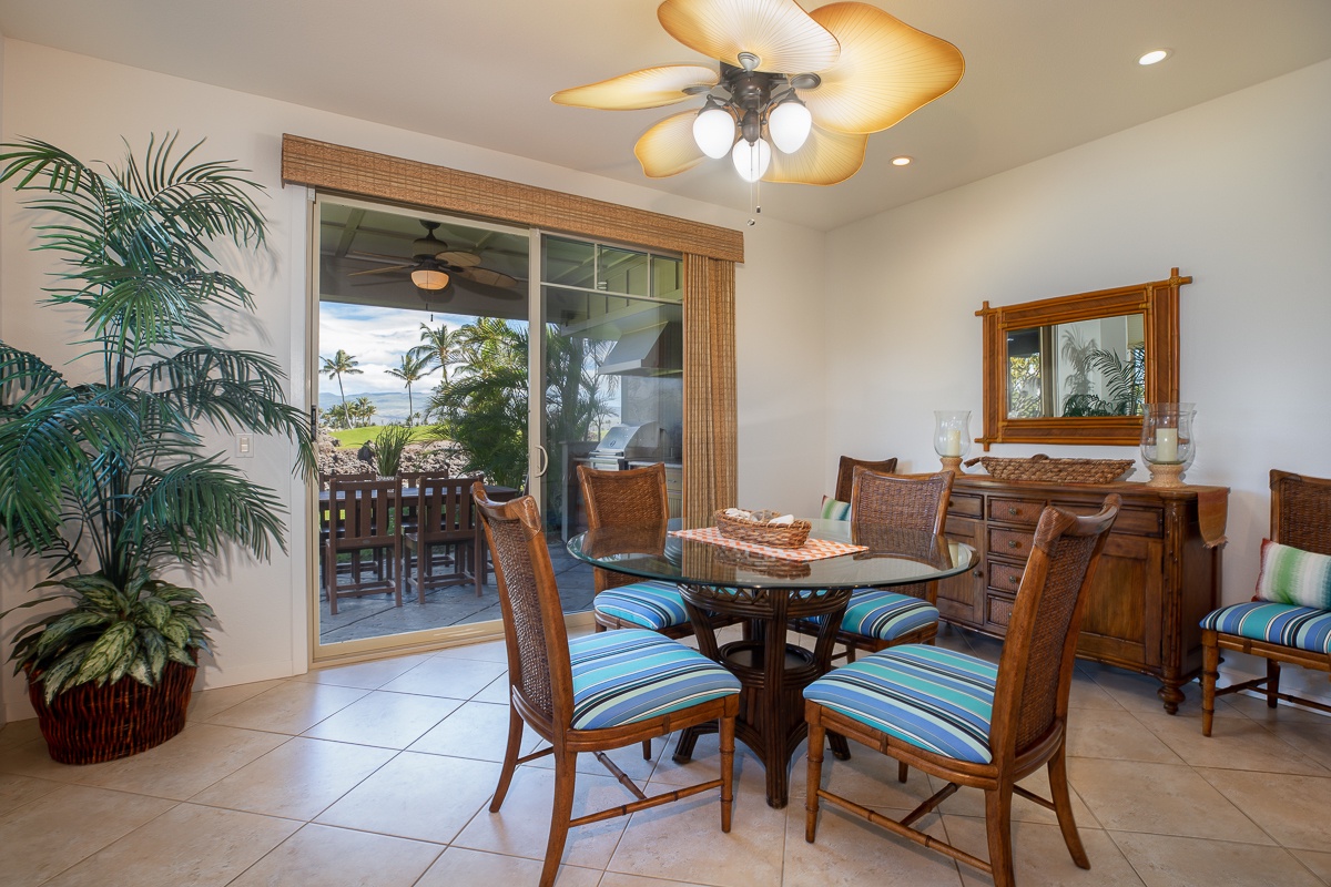 Kamuela Vacation Rentals, Mauna Lani Golf Villas C1 - Dining corner with a view