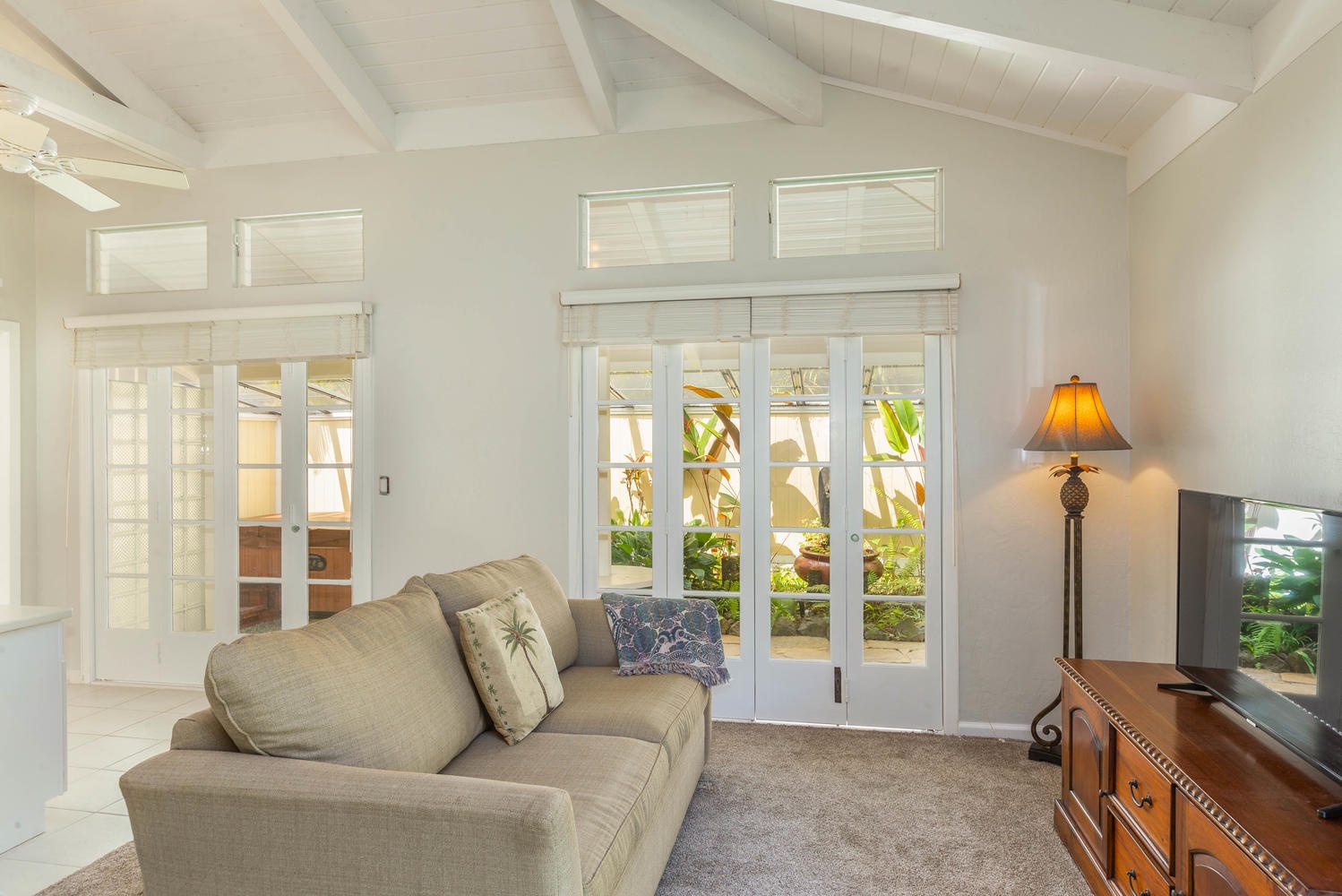 Princeville Vacation Rentals, Mala Hale - Enjoy lanai and garden access from the primary suit