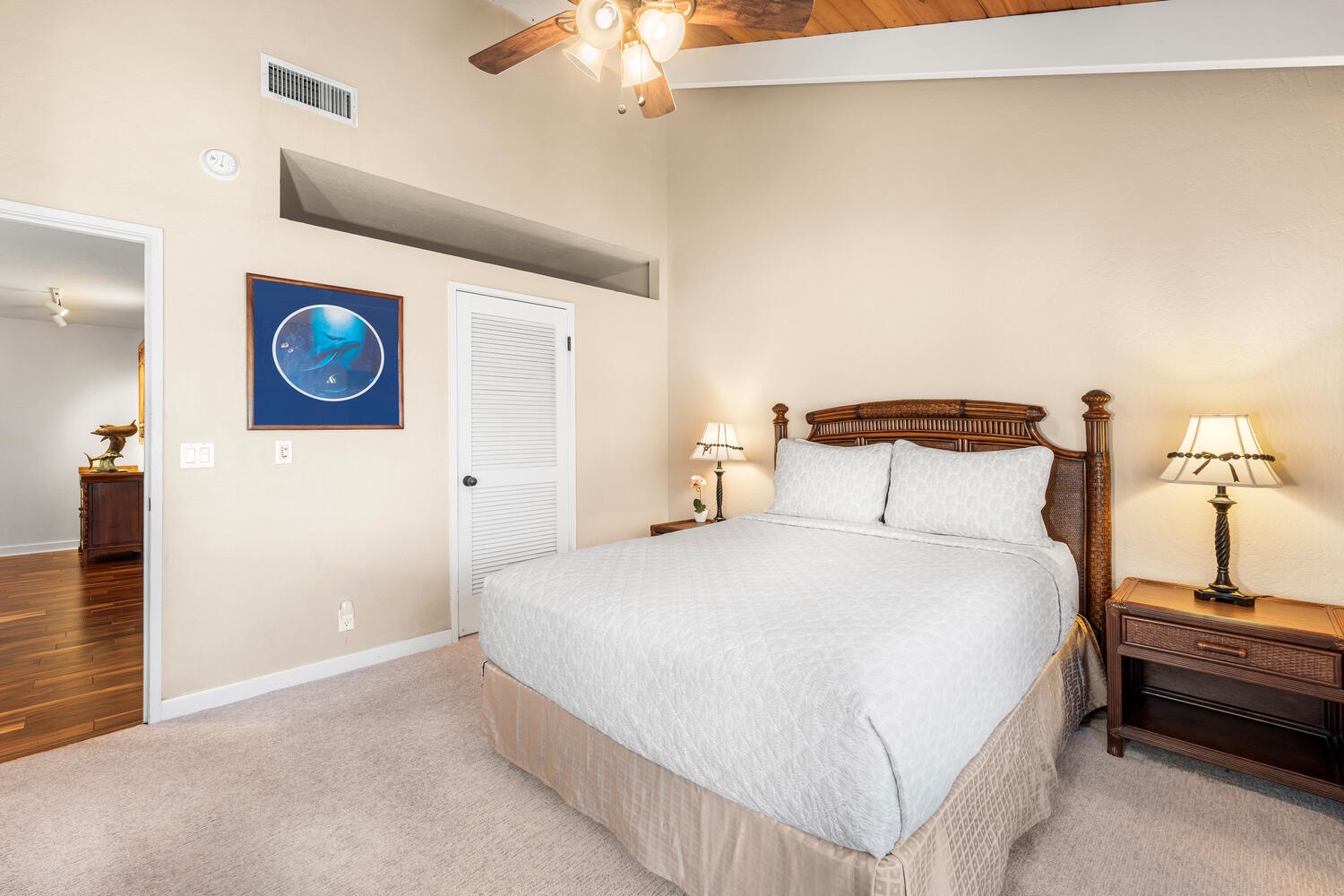 Kailua Kona Vacation Rentals, Kanaloa at Kona 3304 - Another view of the guest bedroom with coastal-inspired décor and ample light.