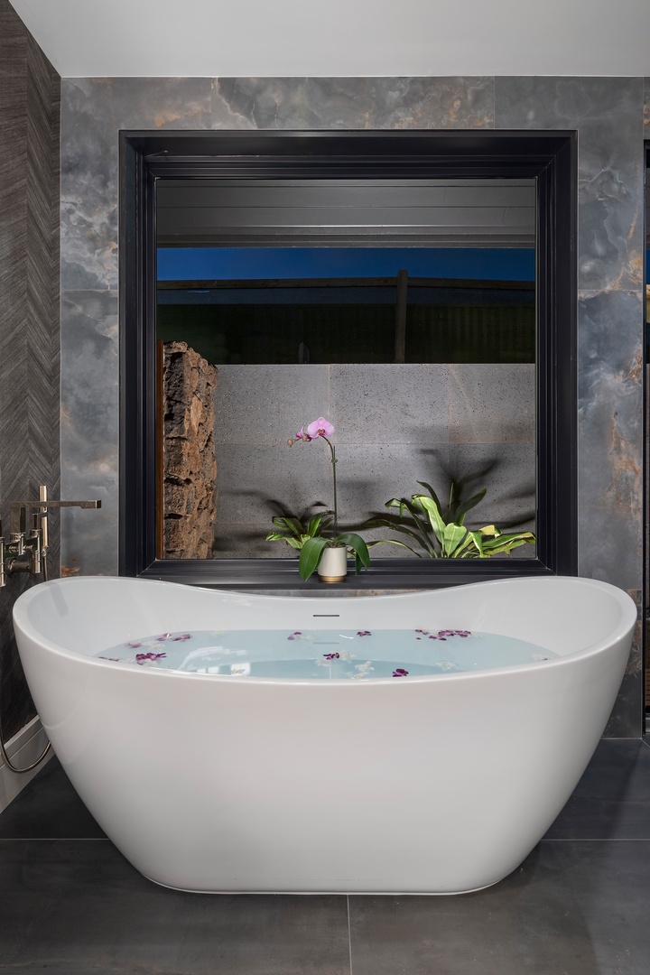 Koloa Vacation Rentals, Hale o ka Nene - Soak away your cares in the spa-inspired tub, surrounded by island breezes and tranquility.