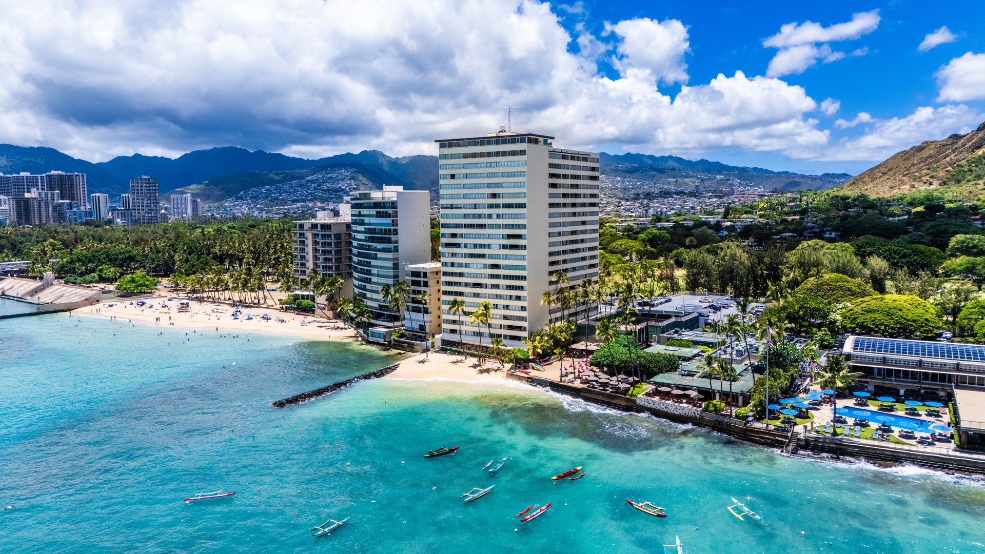 Honolulu Vacation Rentals, Kaimana Shores Getaway - Experience Honolulu's iconic Gold Coast, where beachfront living, Diamond Head, and Waikiki come together along one of O?ahu's most scenic shorelines.