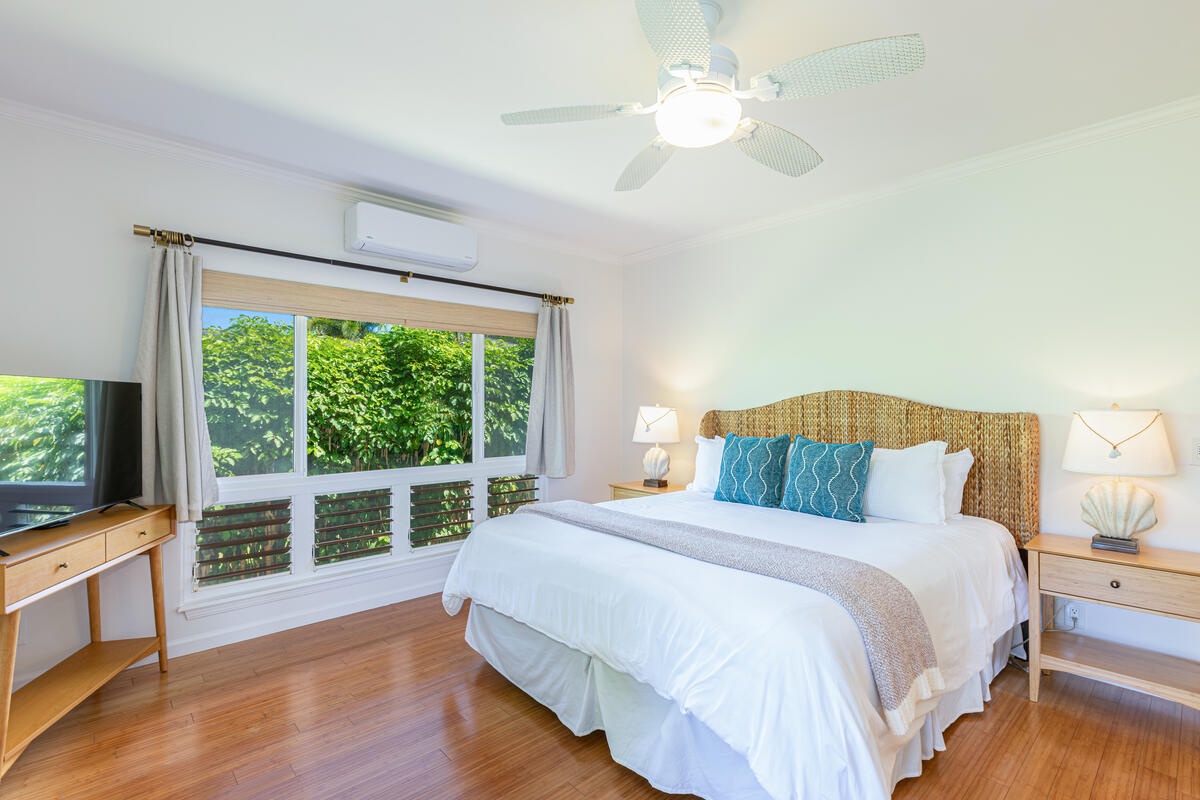 Princeville Vacation Rentals, Hale Cassia - Primary bedroom with A/C