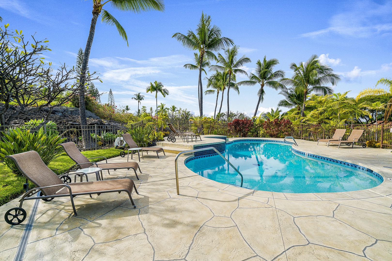 Kailua Kona Vacation Rentals, Keauhou Resort 113 - Lounge pool side with the whole group!