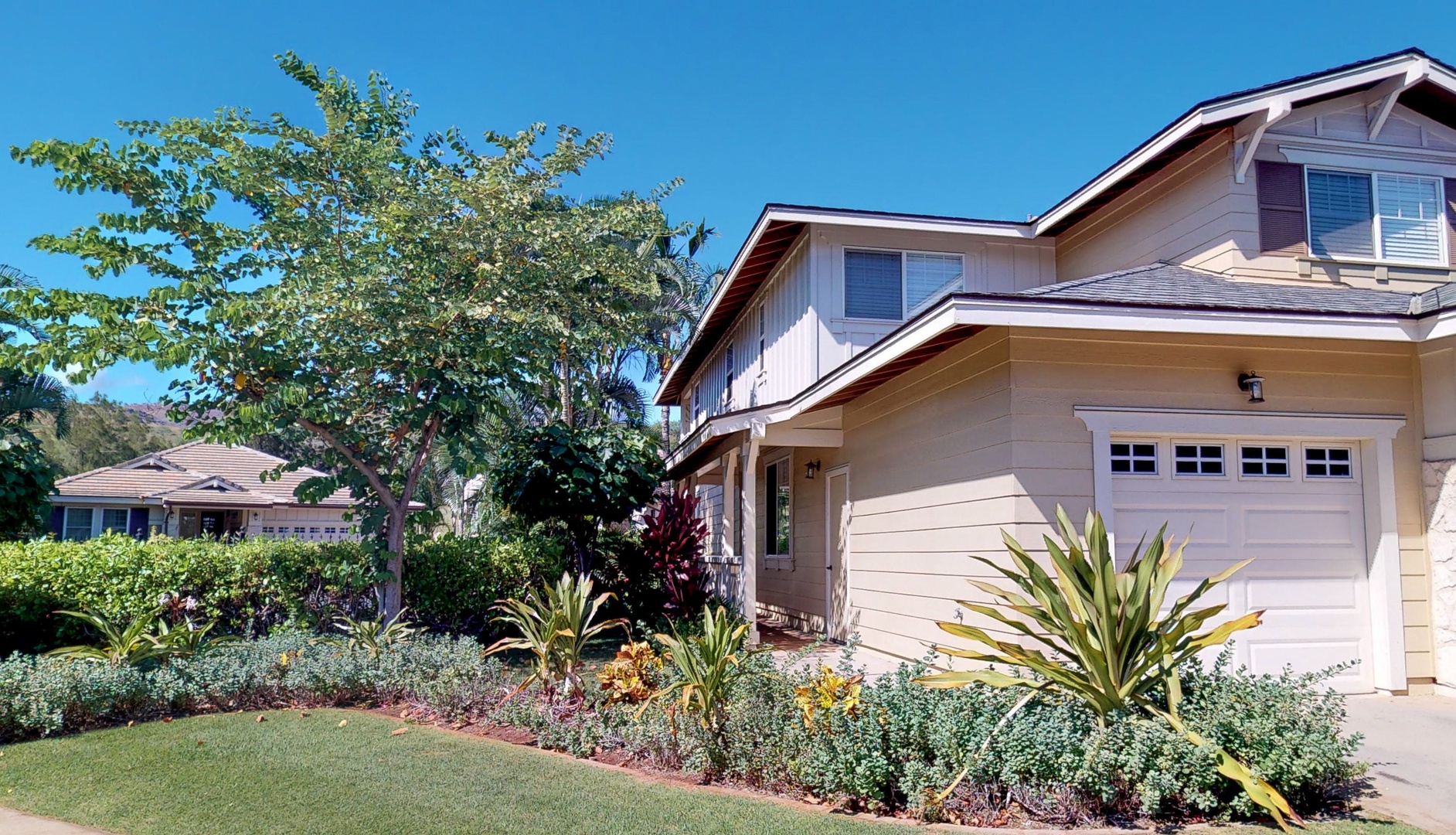 Kapolei Vacation Rentals, Ko Olina Kai 1051A - Another outside view of the condo.