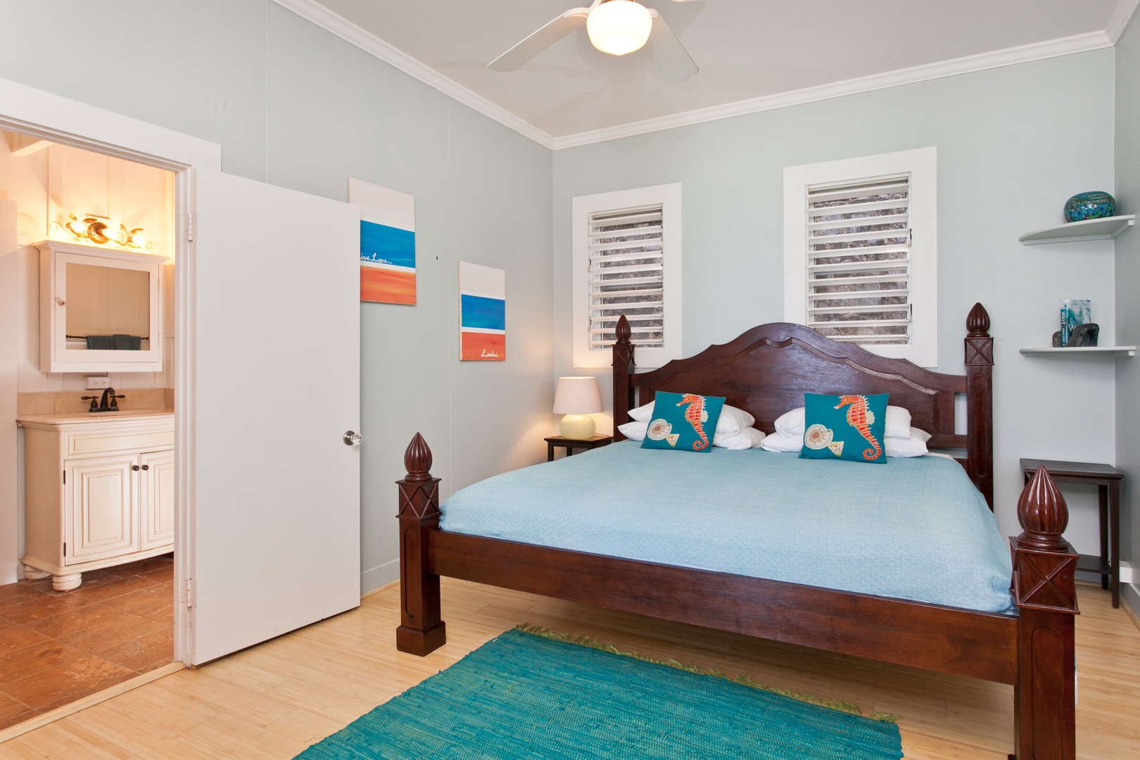 Kailua Vacation Rentals, Lanikai Village* - Hale Mahina Lanikai: Guest bedroom with a plush king bed.