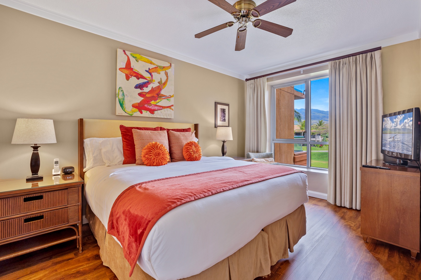 Lahaina Vacation Rentals, Honua Kai Konea 204 - Wake up to serene views and natural light in the second guest bedroom features a king bed that can convert to two twin beds.