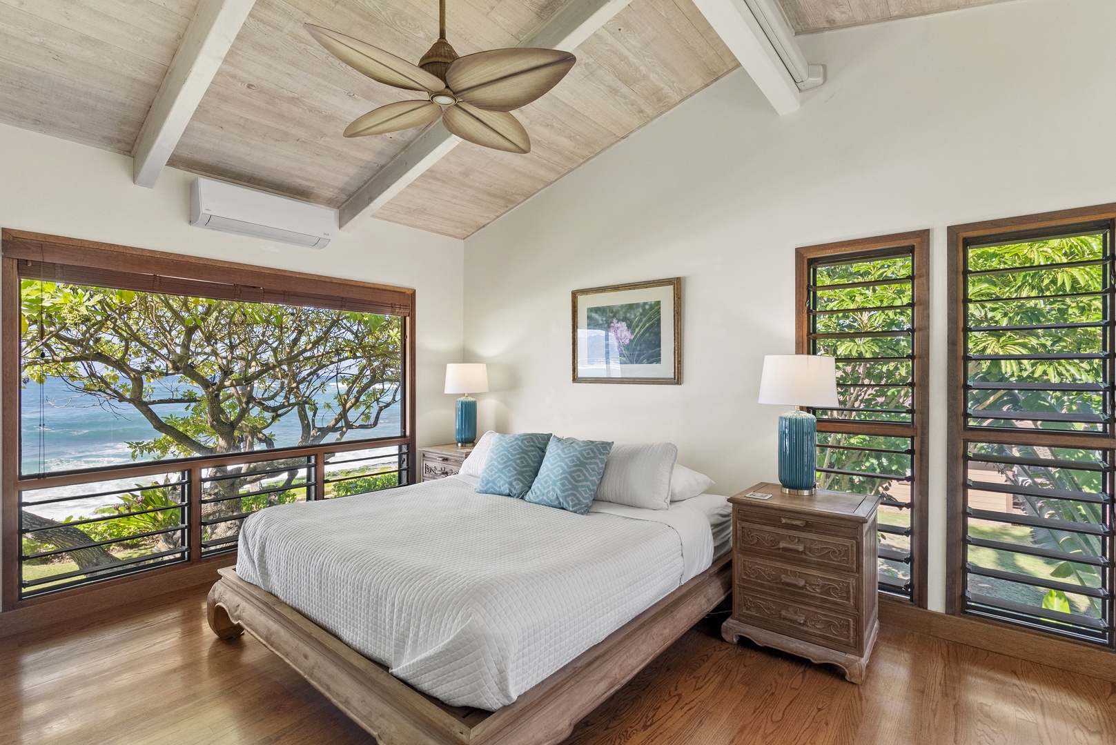 Haleiwa Vacation Rentals, Maluhia Beach House - Wake up to ocean views from this bright and airy king bedroom.