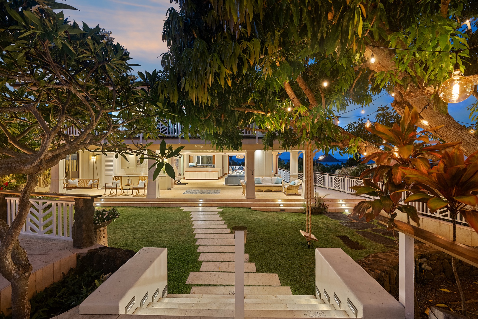 Kailua Vacation Rentals, Lanikai Valhalla - House View and Garden