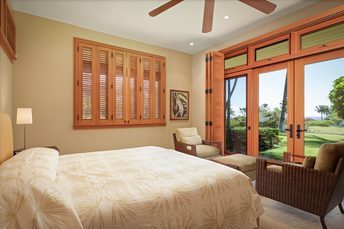 Kamuela Vacation Rentals, 5BD Estate Home at Mauna Kea Resort - Guest suite  (lower level)