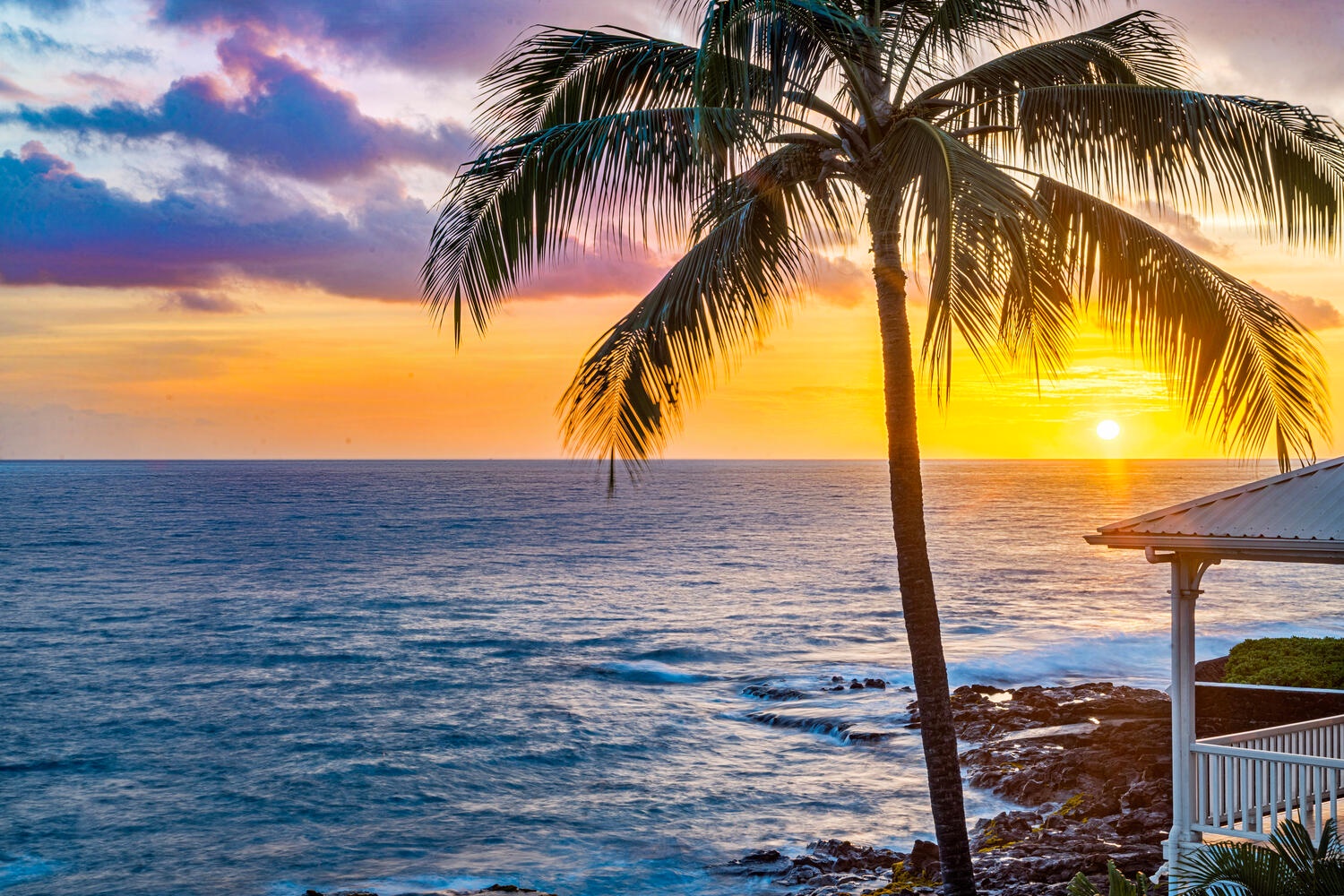 Kailua Kona Vacation Rentals, Kailani Vista - Watch the sun sink into Kailua Bay as palms sway overhead—a nightly show you’ll never tire of applauding.
