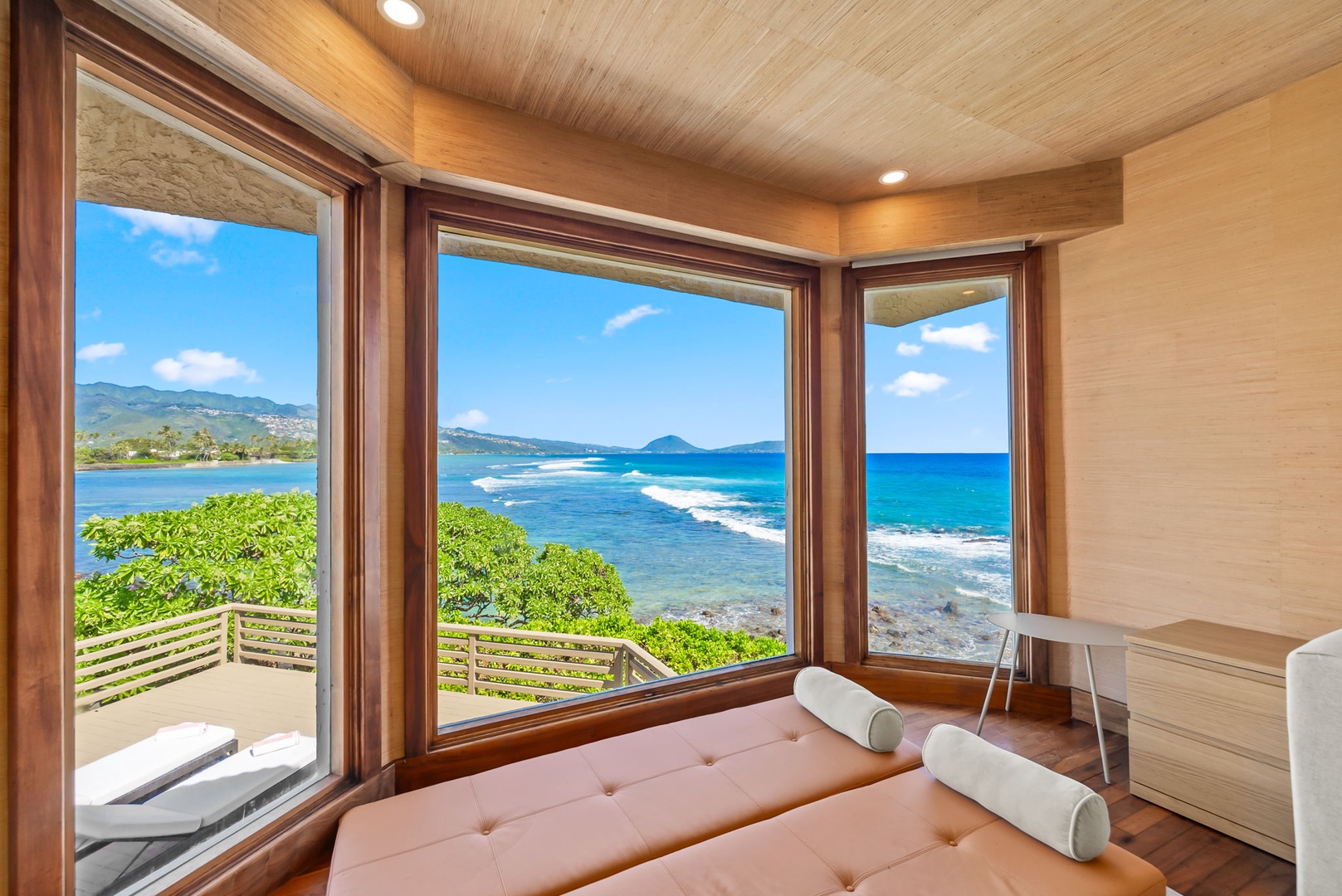 Honolulu Vacation Rentals, Black Point Ocean Villa - Private bench as turquoise waters and tropical islands paint the perfect oceanfront view from your serene corner sanctuary.