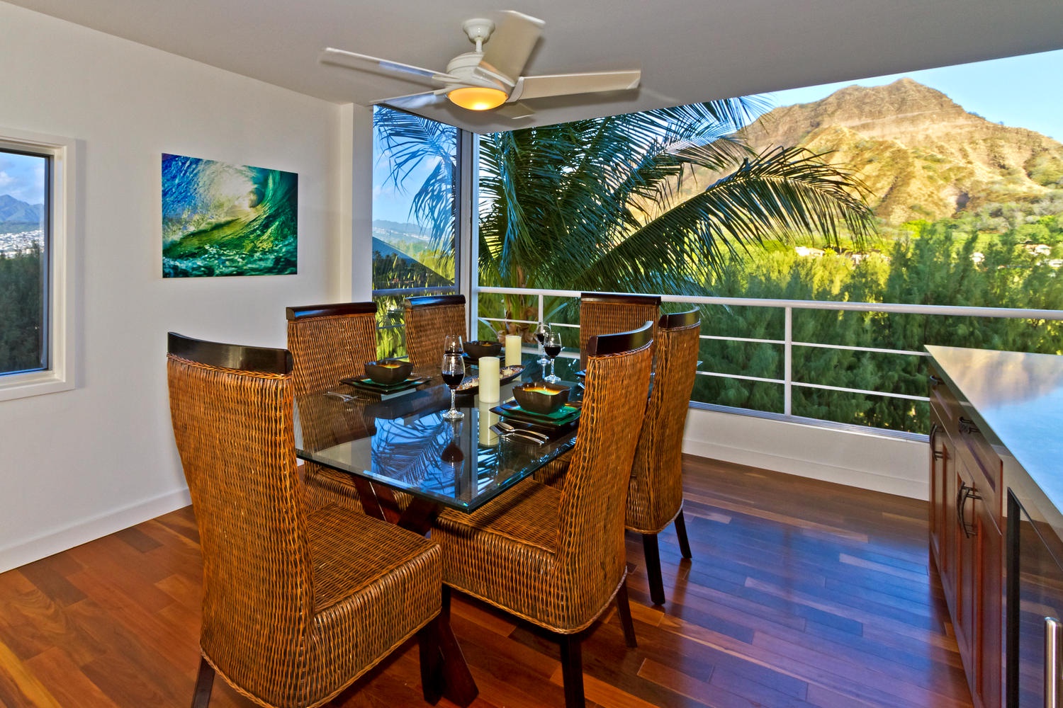 Honolulu Vacation Rentals, Executive Gold Coast Oceanfront Suite - Dine with a party of six, with Diamond Head in the background.