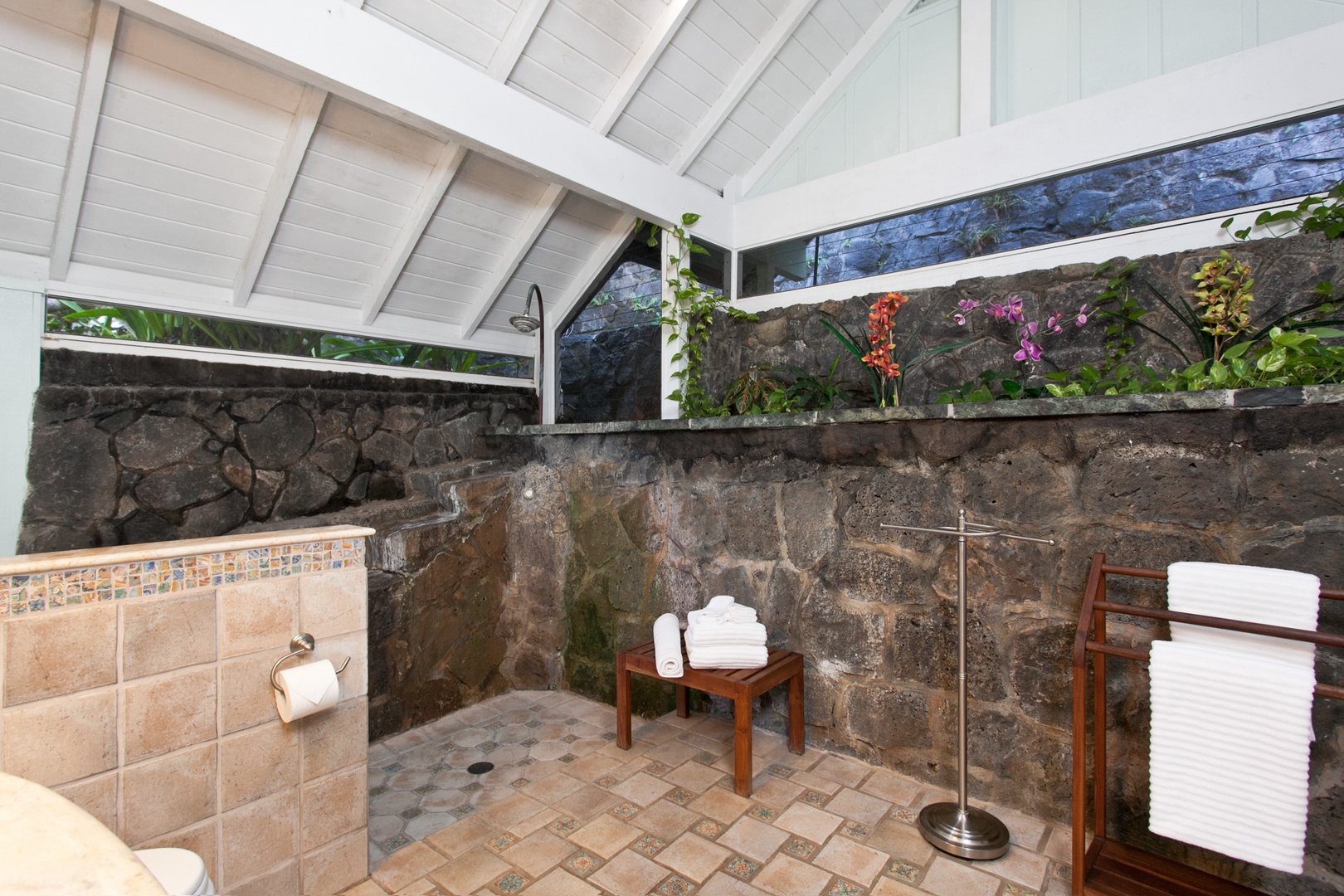 Kailua Vacation Rentals, Hale Kainalu* - The walk-in shower has a tropical feel!