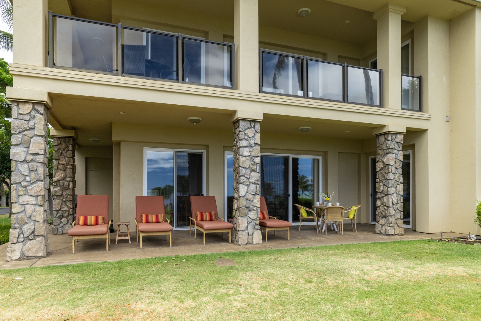 Kamuela Vacation Rentals, Kumulani I-1 - The expansive lanai offers views while you lounge or dine