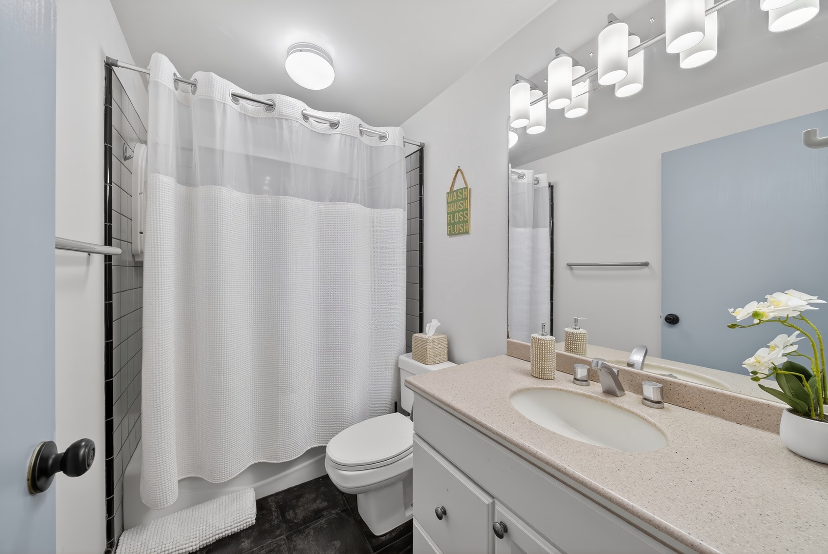 Haleiwa Vacation Rentals, Sunset Beach Hideaway - The full guest bathroom offers clean finishes and everything needed for easy stays.