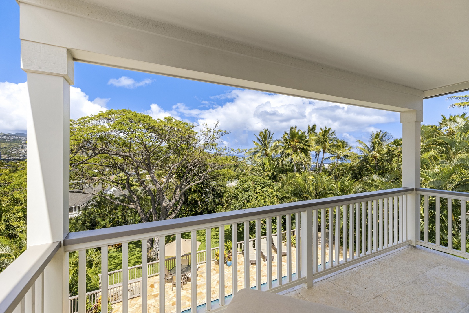 Honolulu Vacation Rentals, Hale Le'ahi - Views from the private lanai